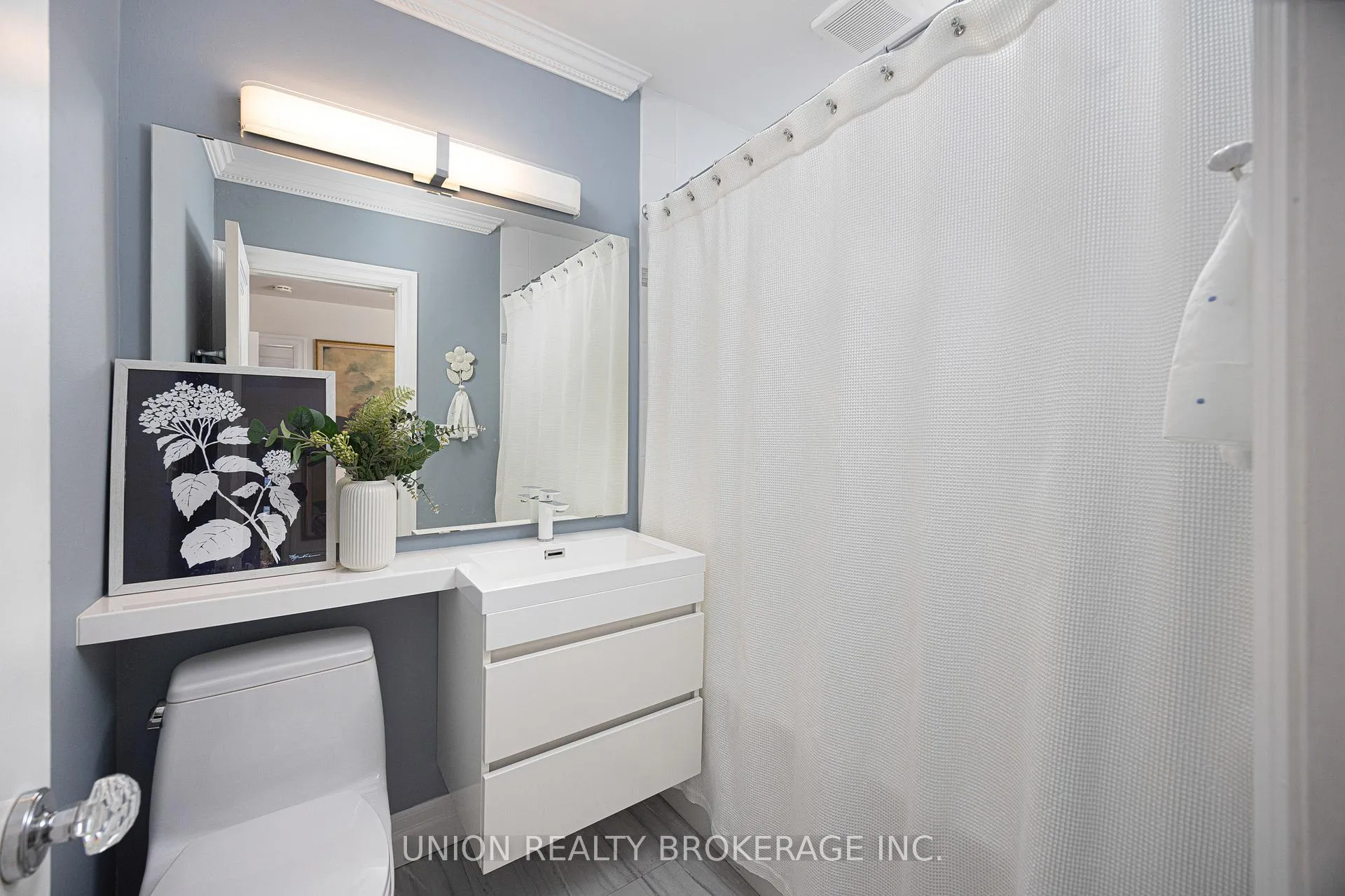 Photo 23 of 11 Avonlea Boulevard, Toronto, East End-Danforth — HOMEH