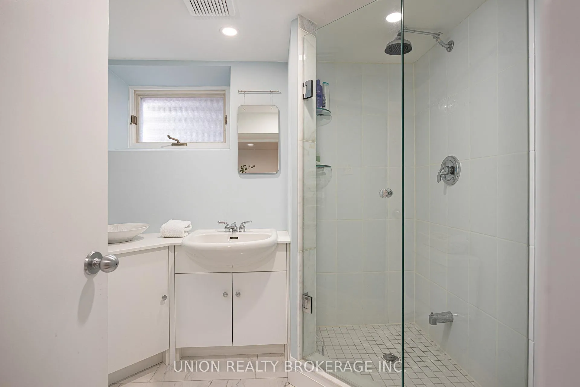 Photo 29 of 11 Avonlea Boulevard, Toronto, East End-Danforth — HOMEH