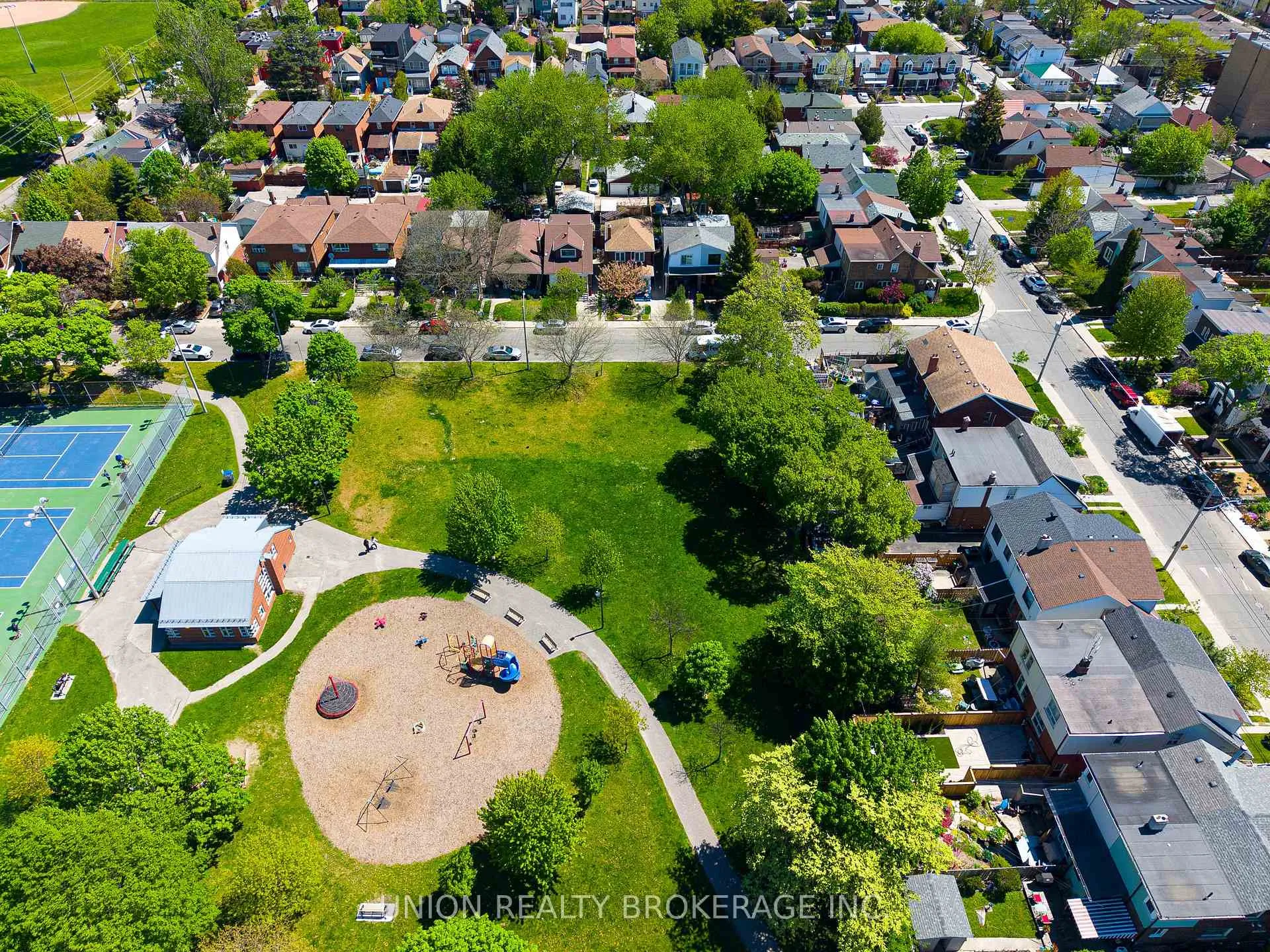Photo 37 of 11 Avonlea Boulevard, Toronto, East End-Danforth — HOMEH