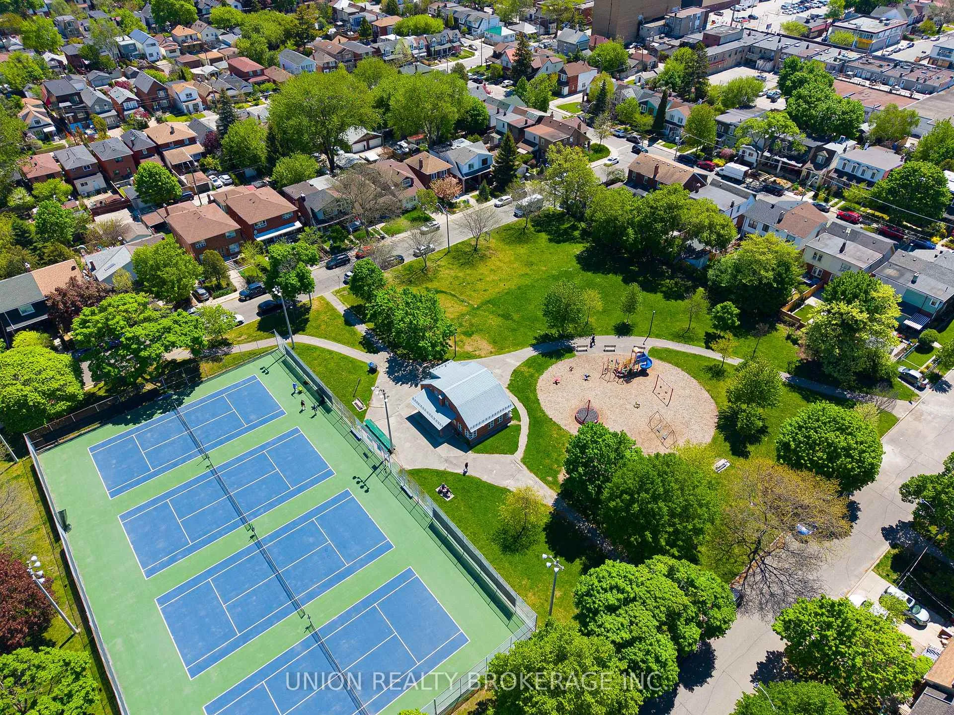 Photo 39 of 11 Avonlea Boulevard, Toronto, East End-Danforth — HOMEH