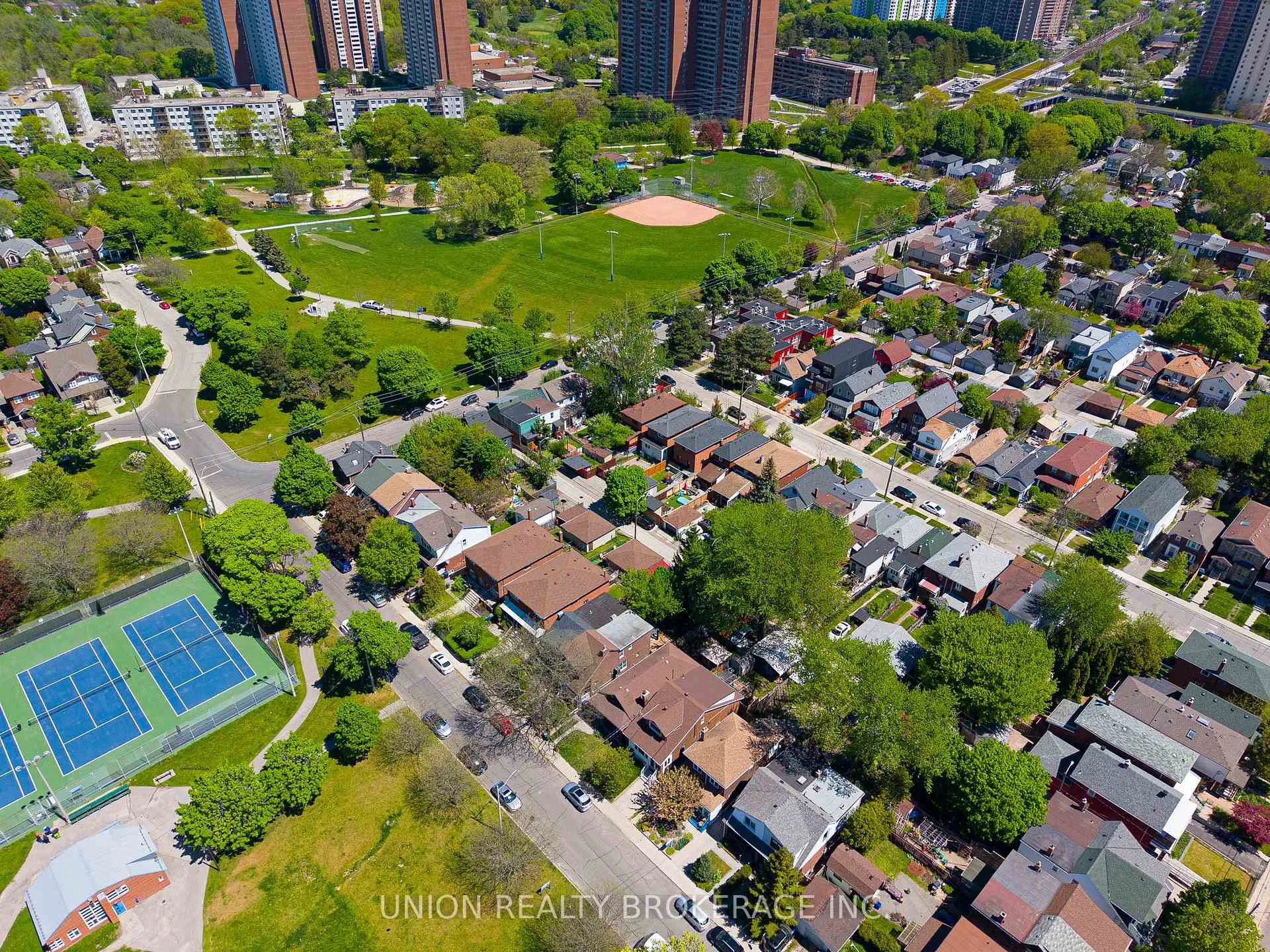 Photo 41 of 11 Avonlea Boulevard, Toronto, East End-Danforth — HOMEH