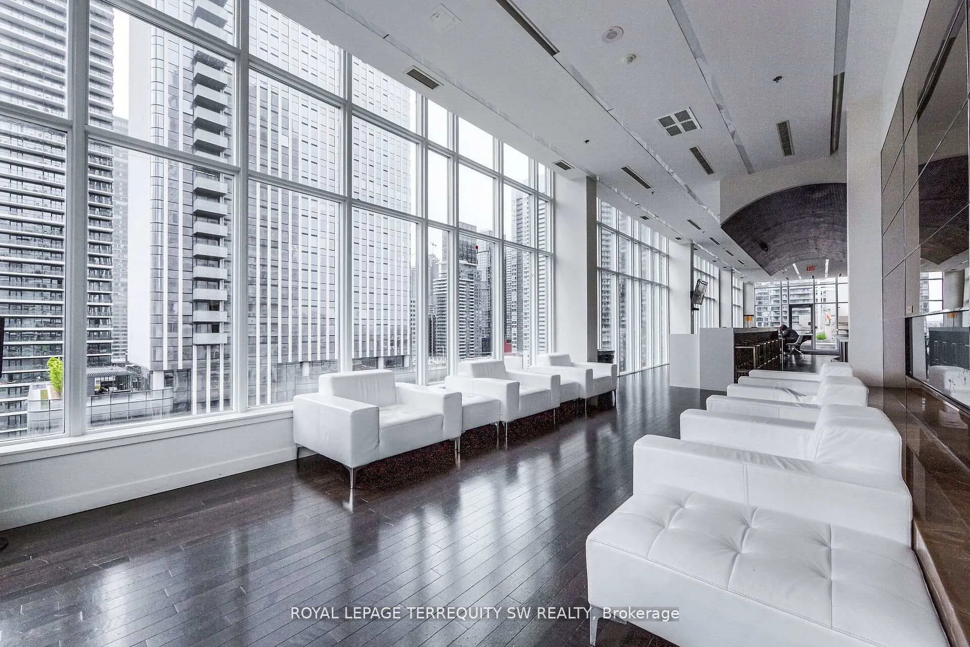 Photo 11 of Unit 302, 21 Nelson Street, Toronto, Waterfront Communities — HOMEH