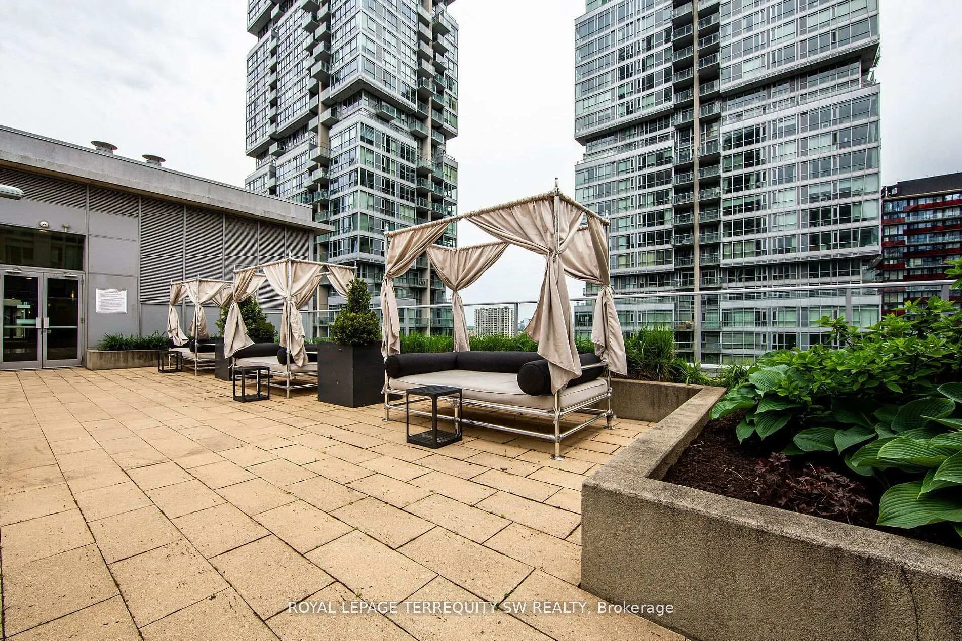 Photo 16 of Unit 302, 21 Nelson Street, Toronto, Waterfront Communities — HOMEH