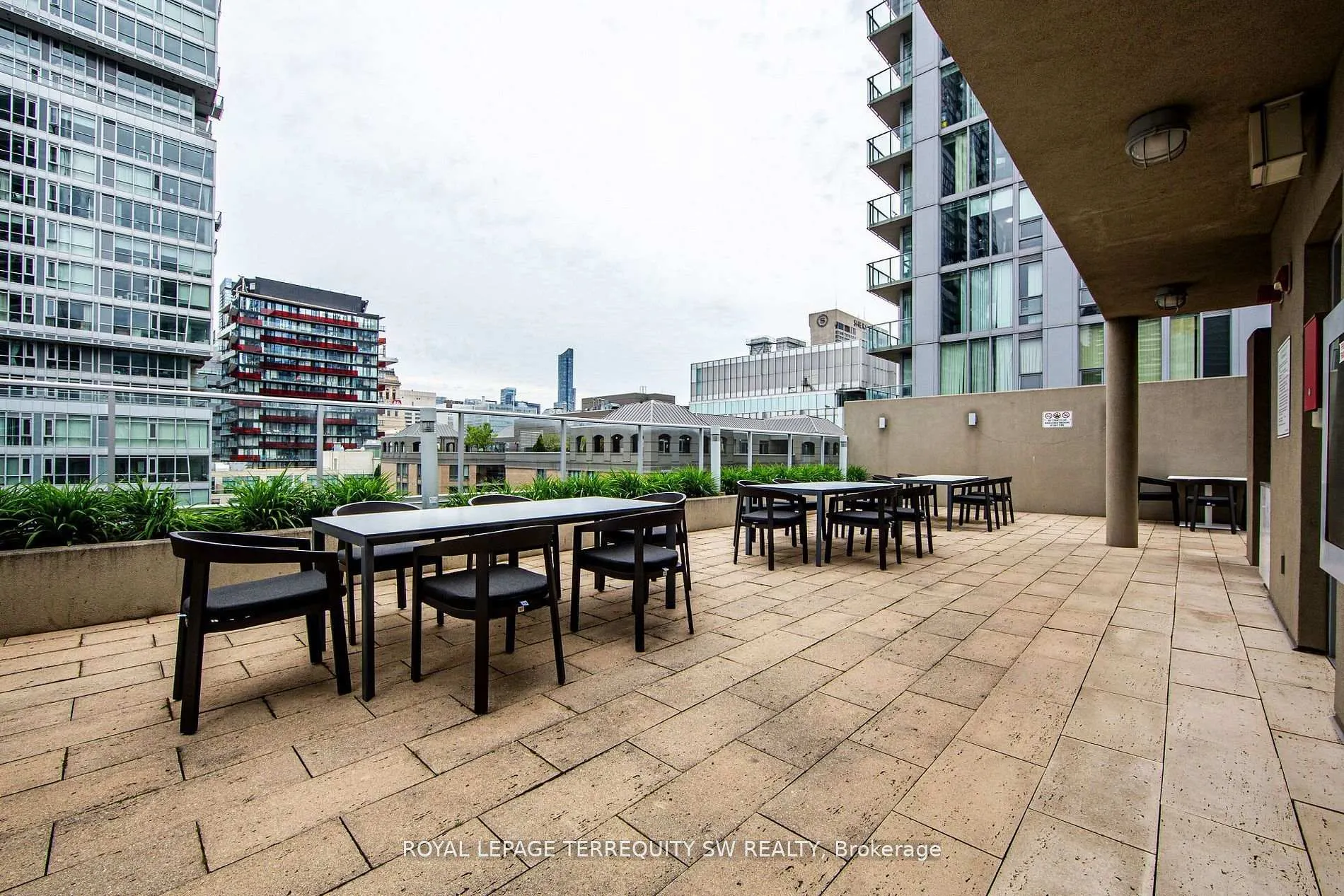 Photo 17 of Unit 302, 21 Nelson Street, Toronto, Waterfront Communities — HOMEH
