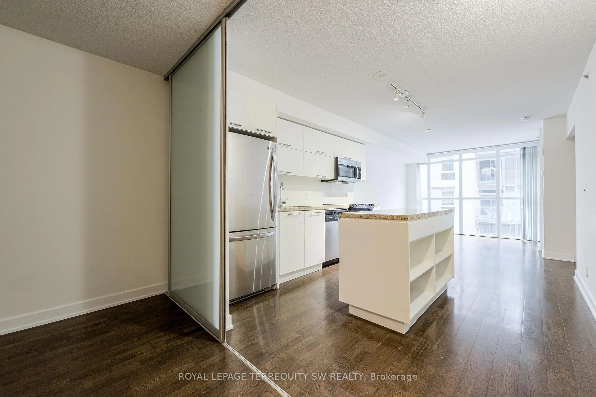 Photo 24 of Unit 302, 21 Nelson Street, Toronto, Waterfront Communities — HOMEH