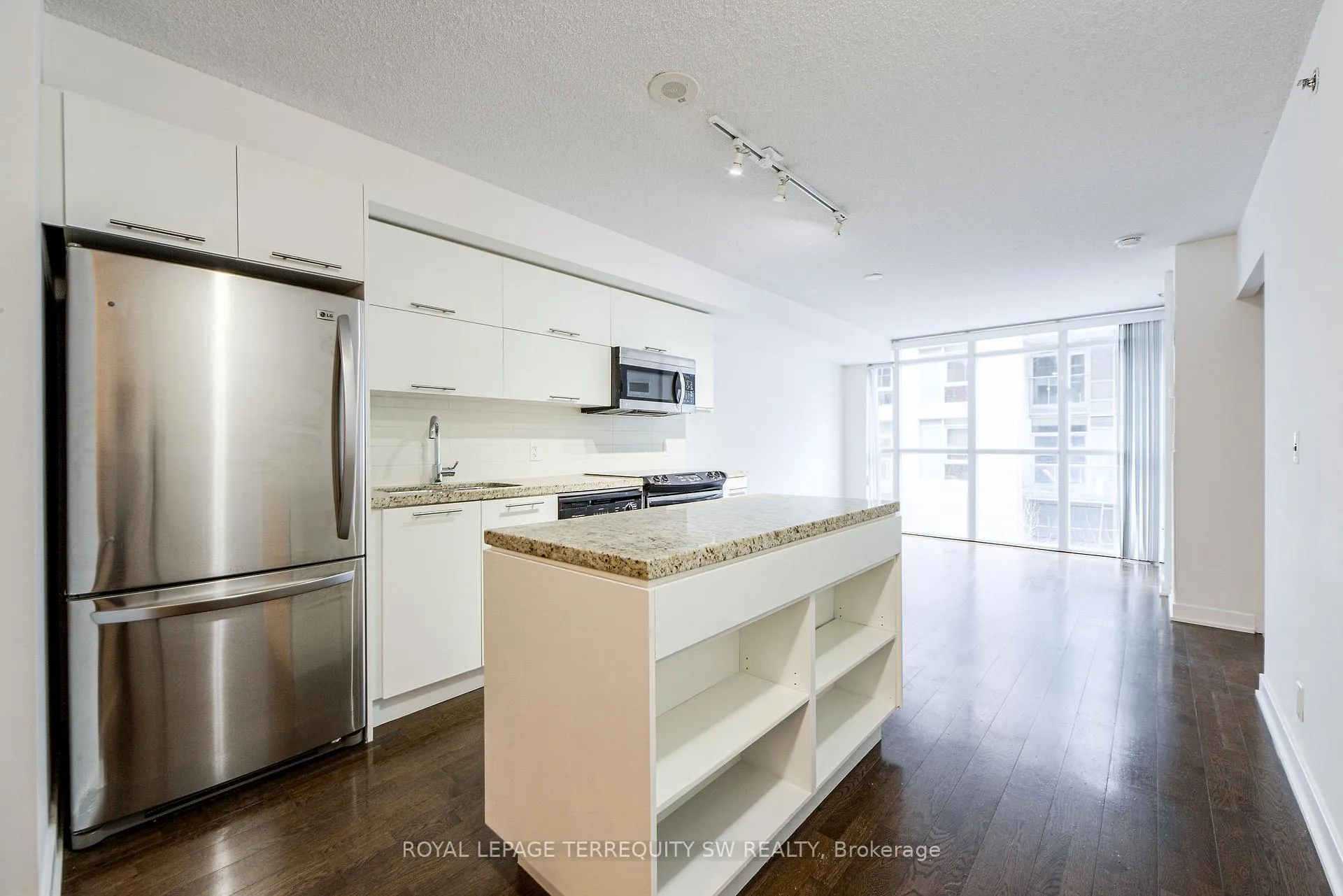 Photo 25 of Unit 302, 21 Nelson Street, Toronto, Waterfront Communities — HOMEH