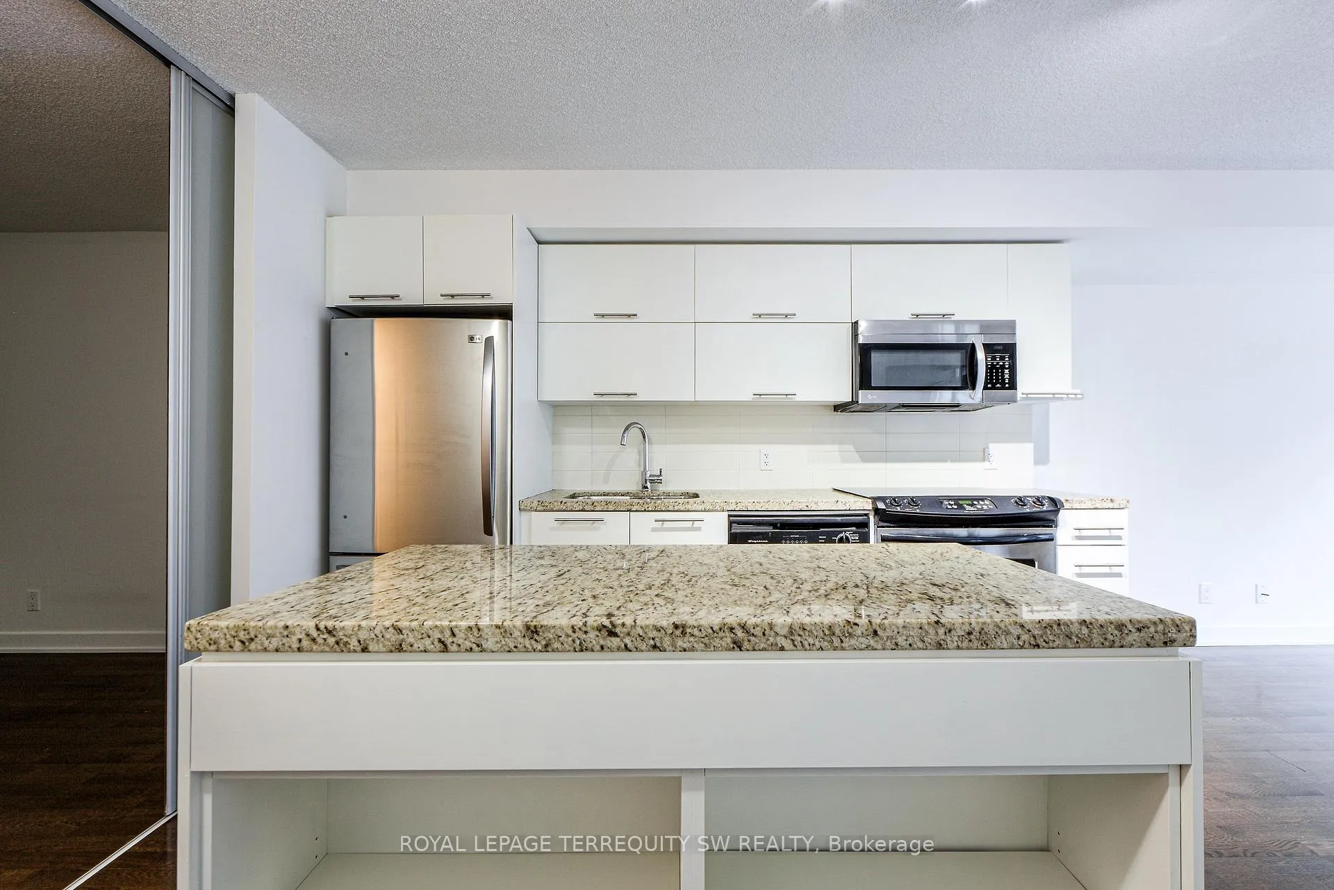 Photo 26 of Unit 302, 21 Nelson Street, Toronto, Waterfront Communities — HOMEH
