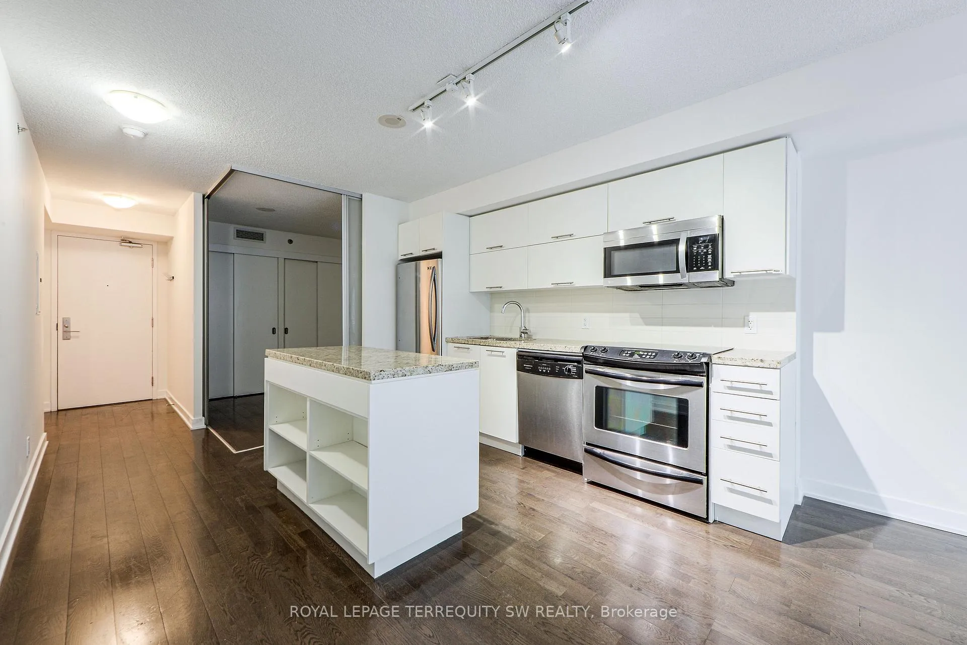 Photo 27 of Unit 302, 21 Nelson Street, Toronto, Waterfront Communities — HOMEH