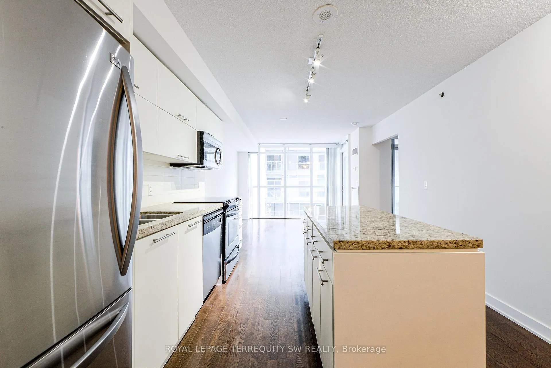 Photo 30 of Unit 302, 21 Nelson Street, Toronto, Waterfront Communities — HOMEH