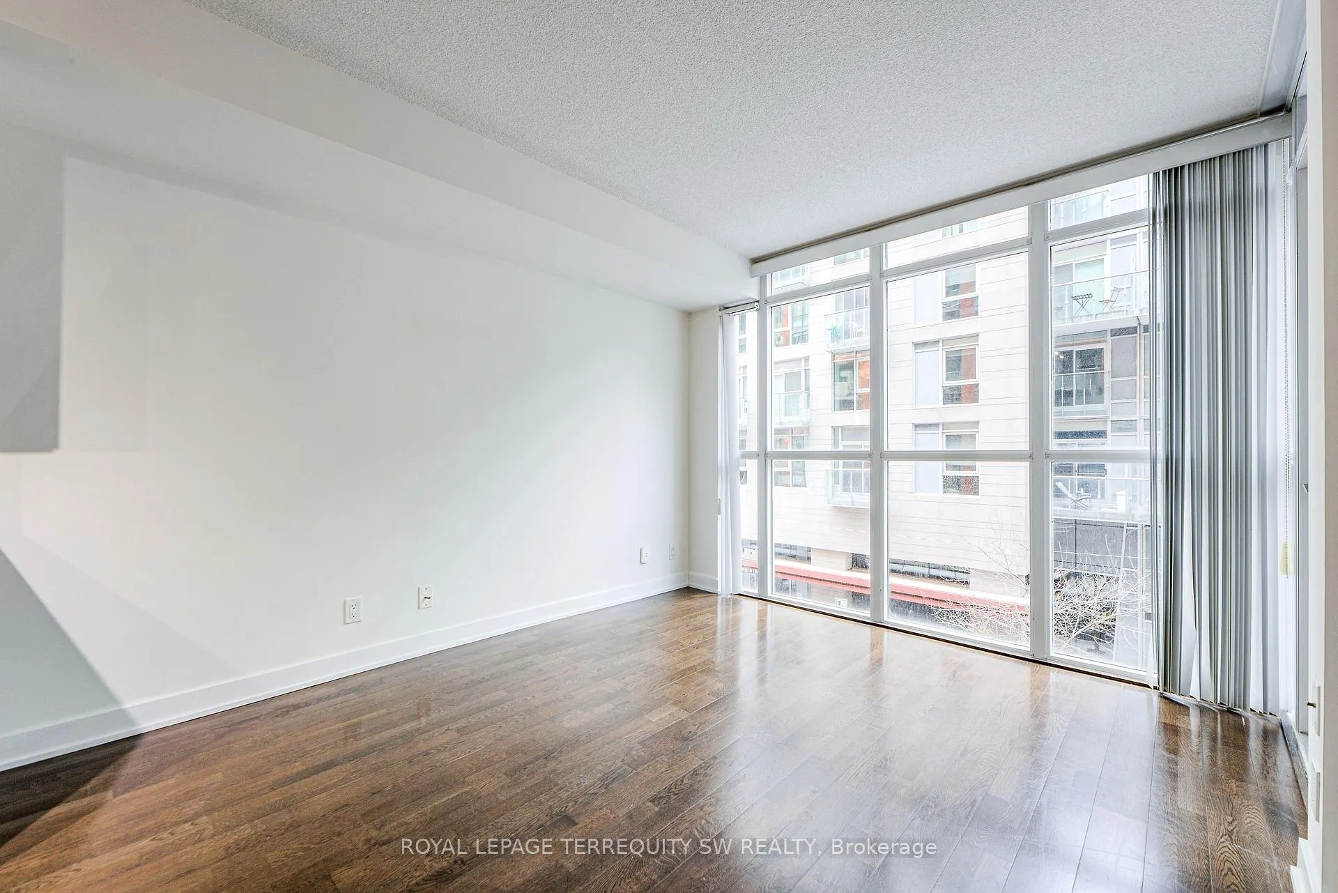 Photo 31 of Unit 302, 21 Nelson Street, Toronto, Waterfront Communities — HOMEH