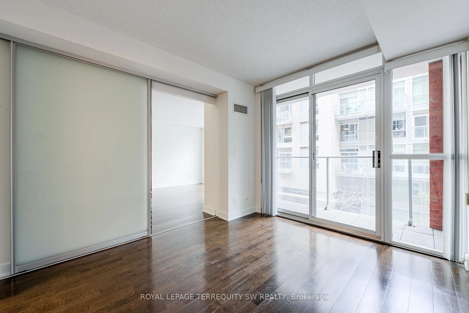 Photo 37 of Unit 302, 21 Nelson Street, Toronto, Waterfront Communities — HOMEH