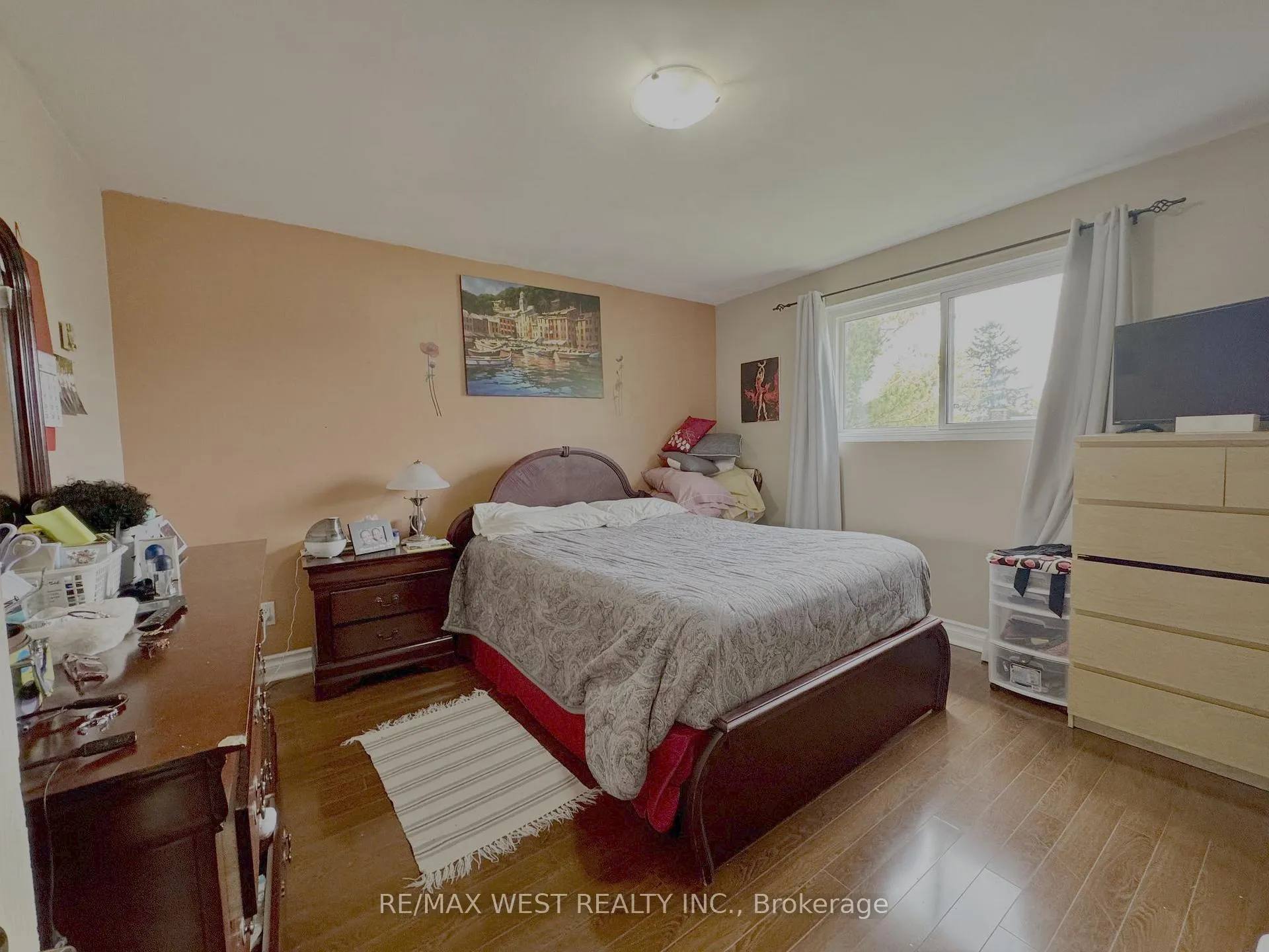 Photo 4 of 516 Harris Court, Whitby, Downtown Whitby — HOMEH