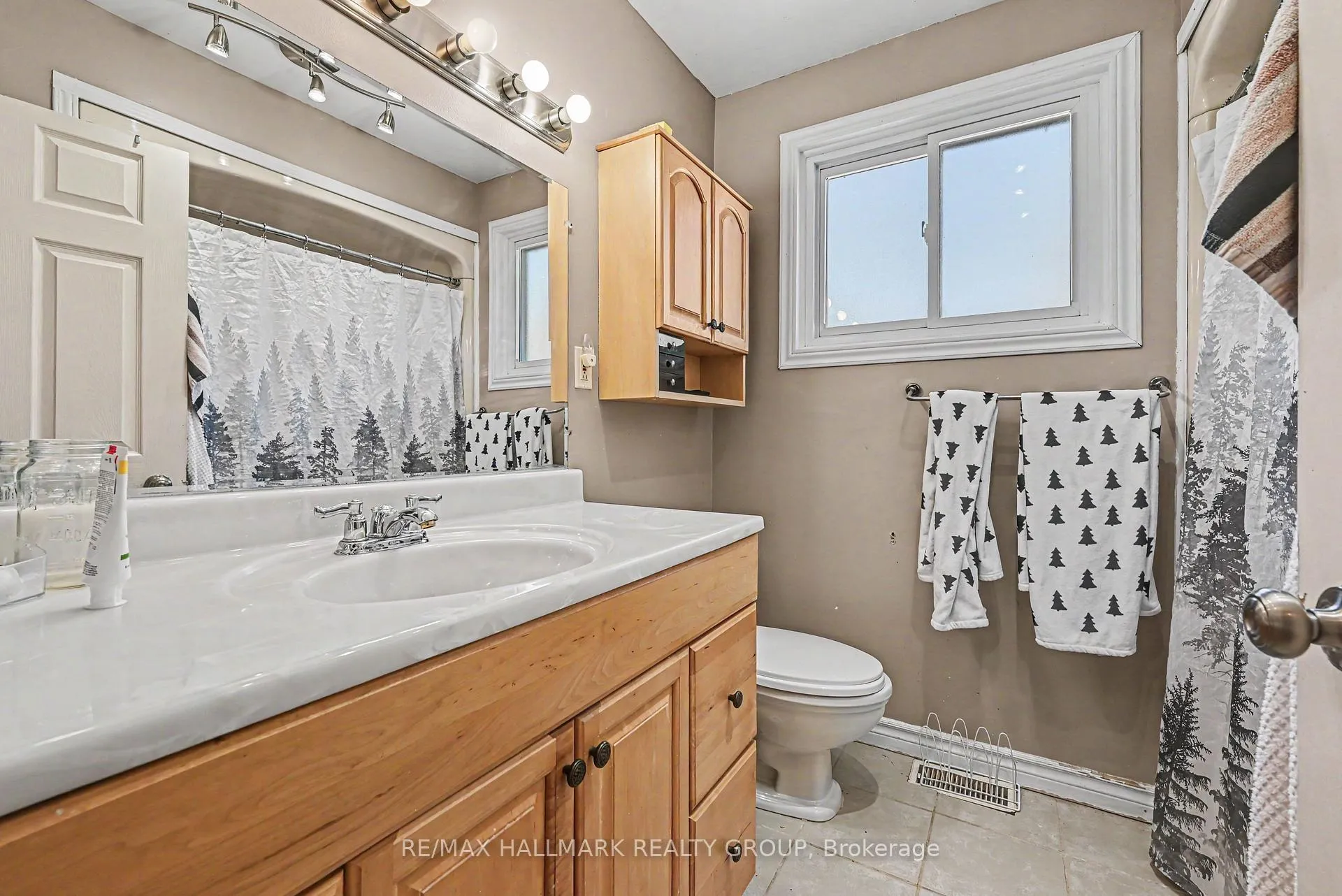 Photo 12 of 296 Britannia Road, Ottawa, Britannia — HOMEH