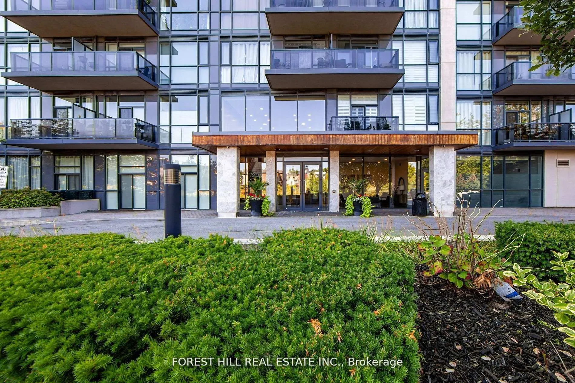 Photo 3 of Unit 309, 4700 Highway 7, Vaughan, East Woodbridge — HOMEH