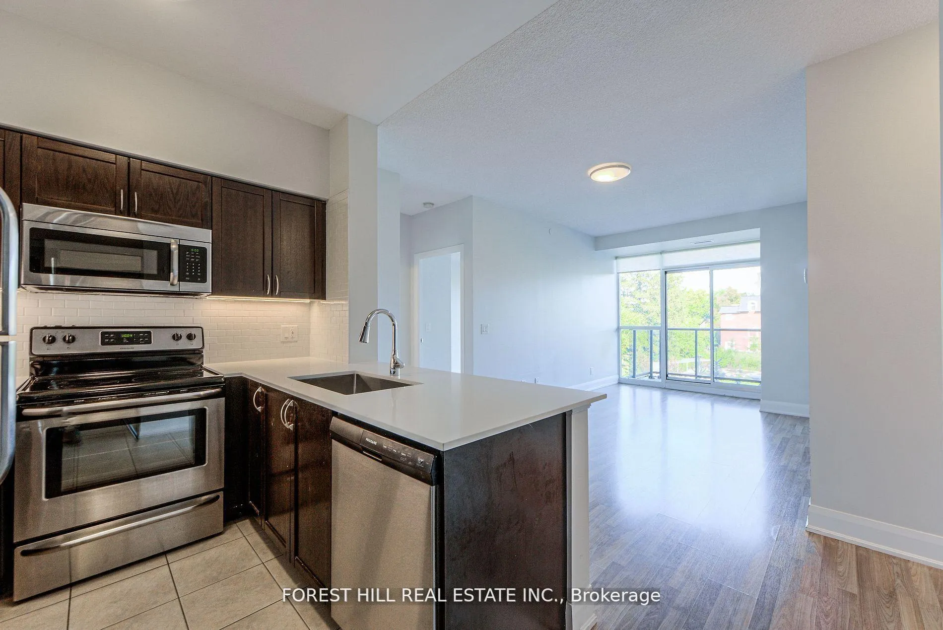 Photo 7 of Unit 309, 4700 Highway 7, Vaughan, East Woodbridge — HOMEH