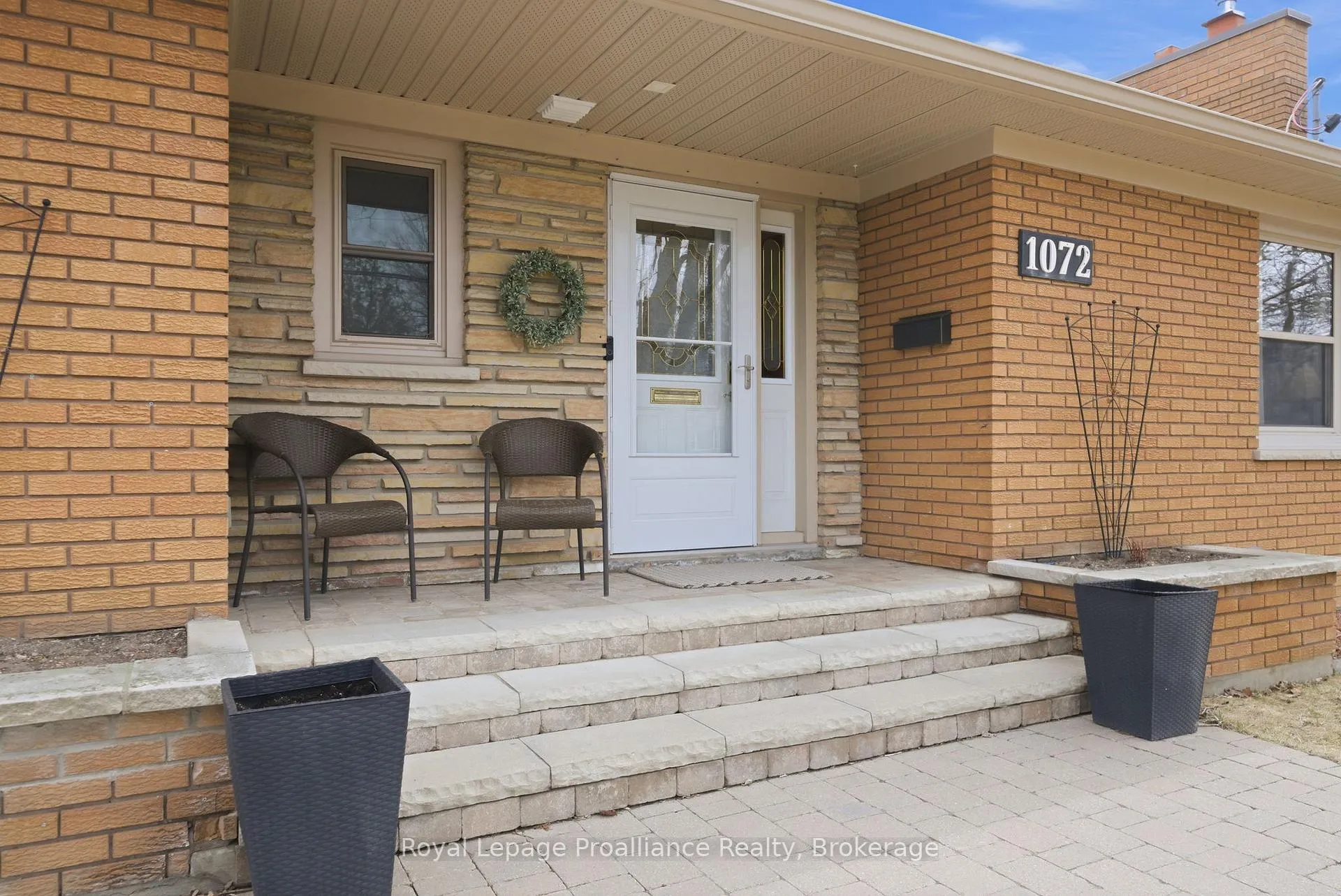 Front of 1072 Ontario Street