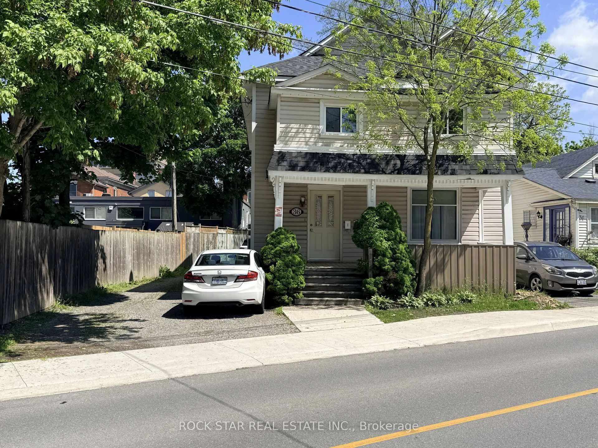 Front of Unit 3, 36 Lake Street