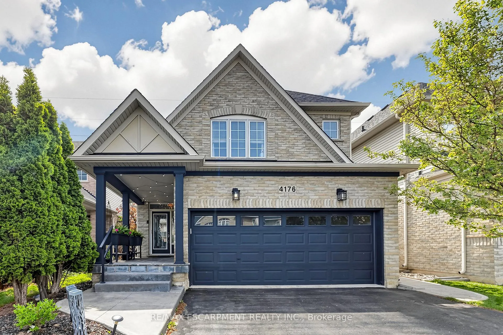 Photo 2 of 4176 Saunders Crescent, Burlington, Rose — HOMEH