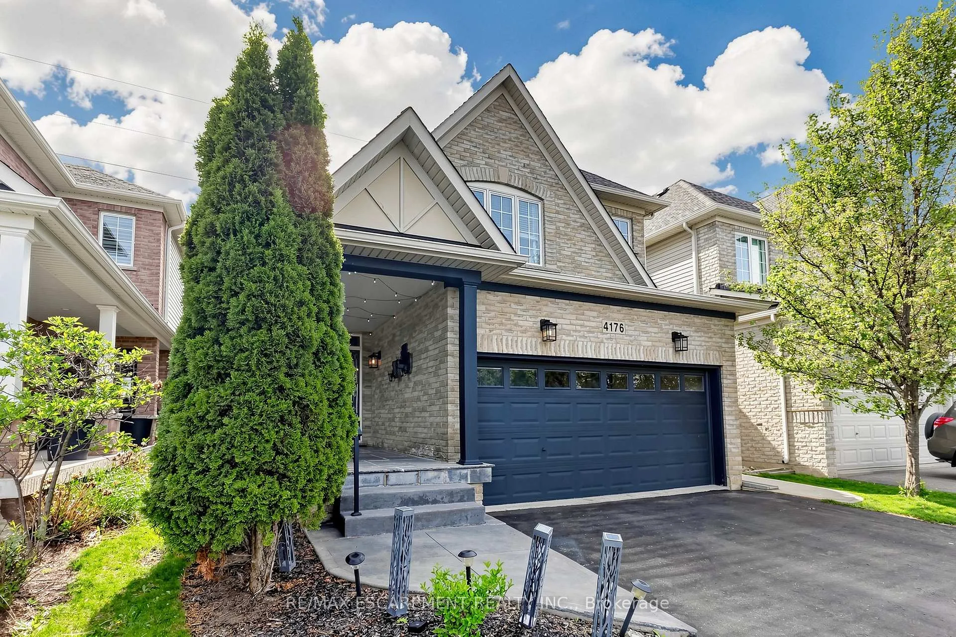 Photo 3 of 4176 Saunders Crescent, Burlington, Rose — HOMEH
