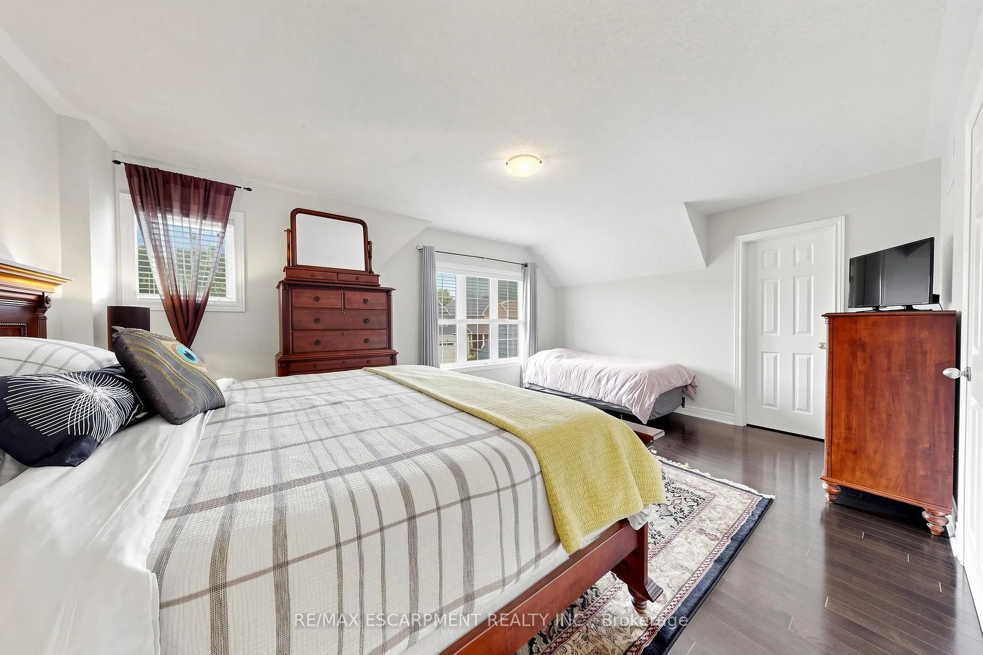 Photo 30 of 4176 Saunders Crescent, Burlington, Rose — HOMEH