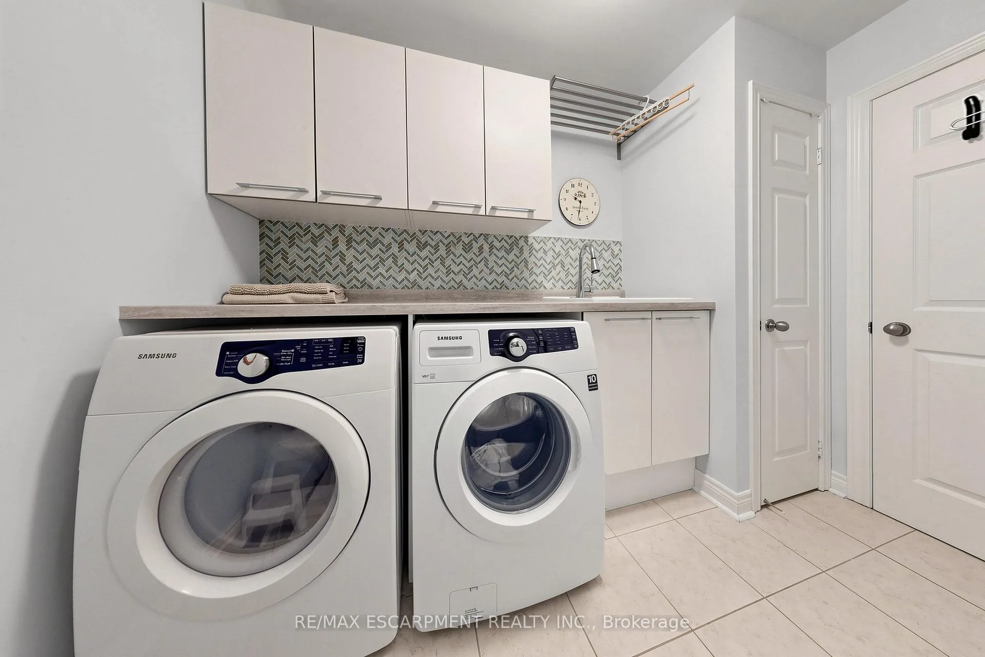 Photo 34 of 4176 Saunders Crescent, Burlington, Rose — HOMEH