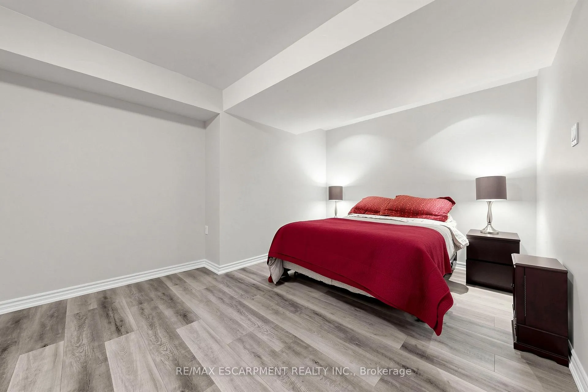 Photo 37 of 4176 Saunders Crescent, Burlington, Rose — HOMEH