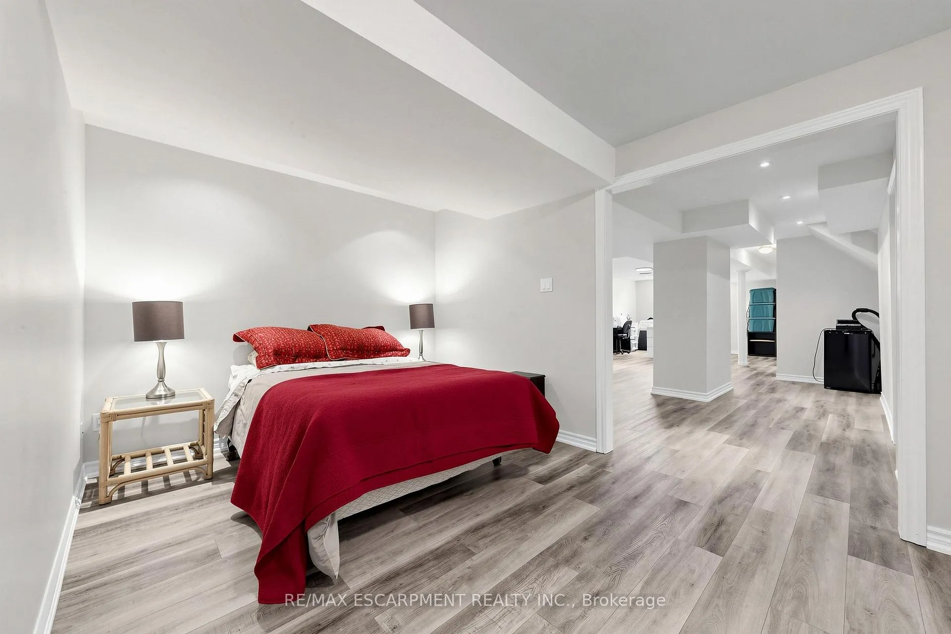 Photo 38 of 4176 Saunders Crescent, Burlington, Rose — HOMEH