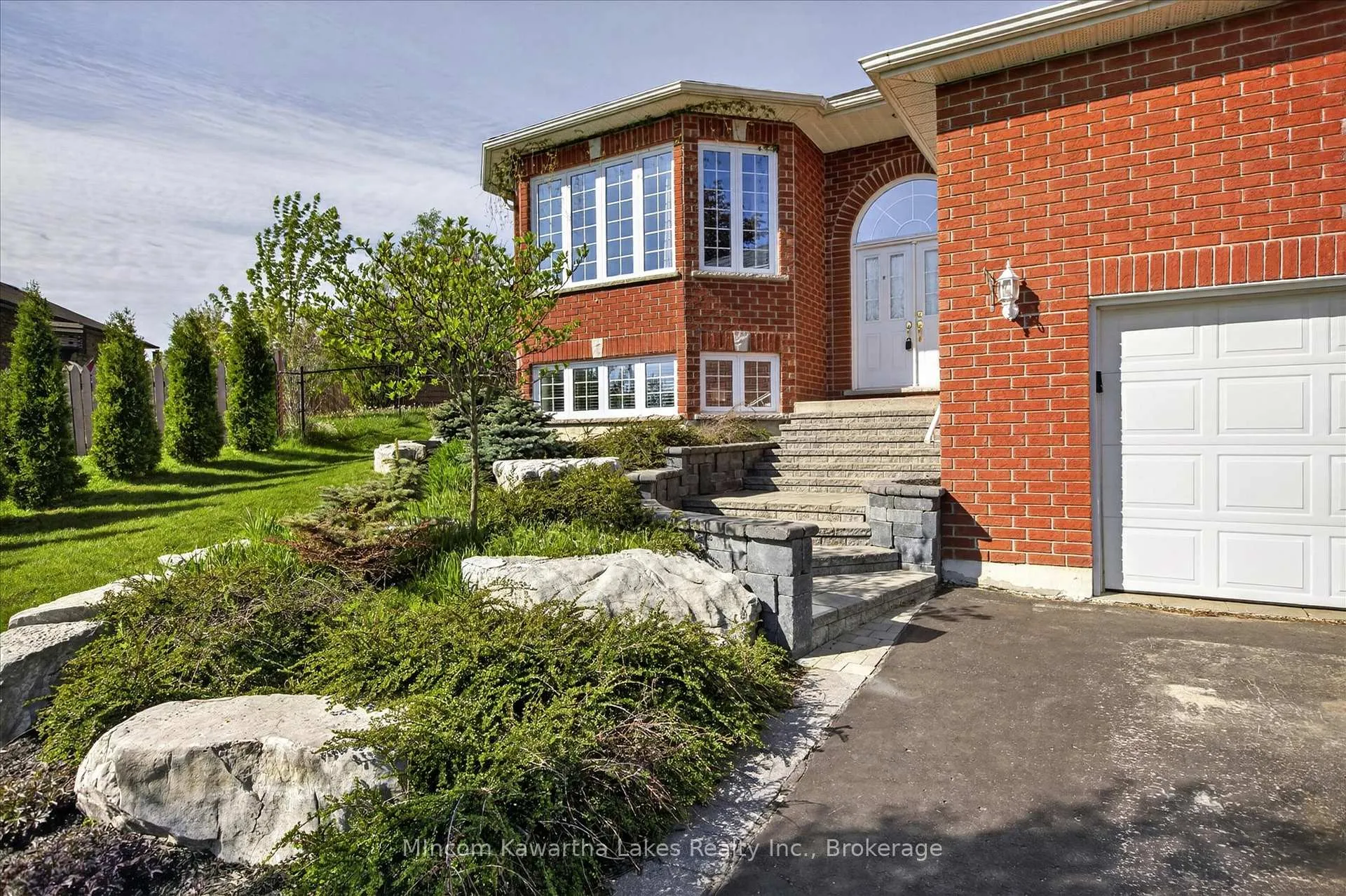 Photo 2 of 2301 Sumac Street, Peterborough, Monaghan Ward 2 — HOMEH