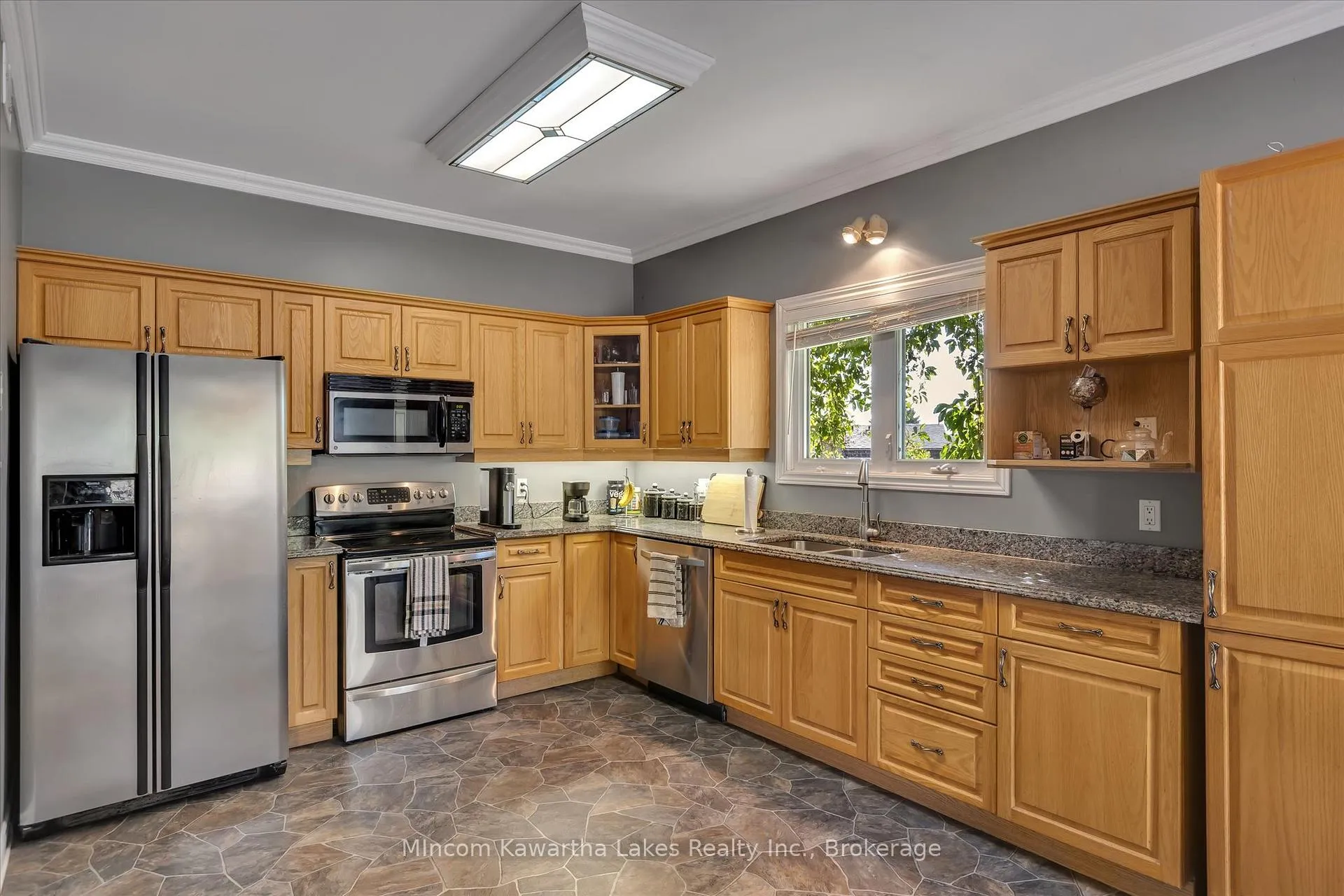 Photo 11 of 2301 Sumac Street, Peterborough, Monaghan Ward 2 — HOMEH