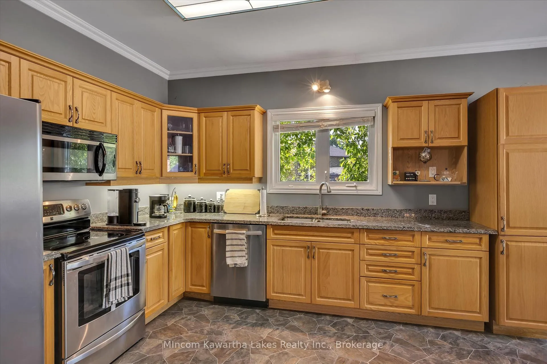 Photo 15 of 2301 Sumac Street, Peterborough, Monaghan Ward 2 — HOMEH
