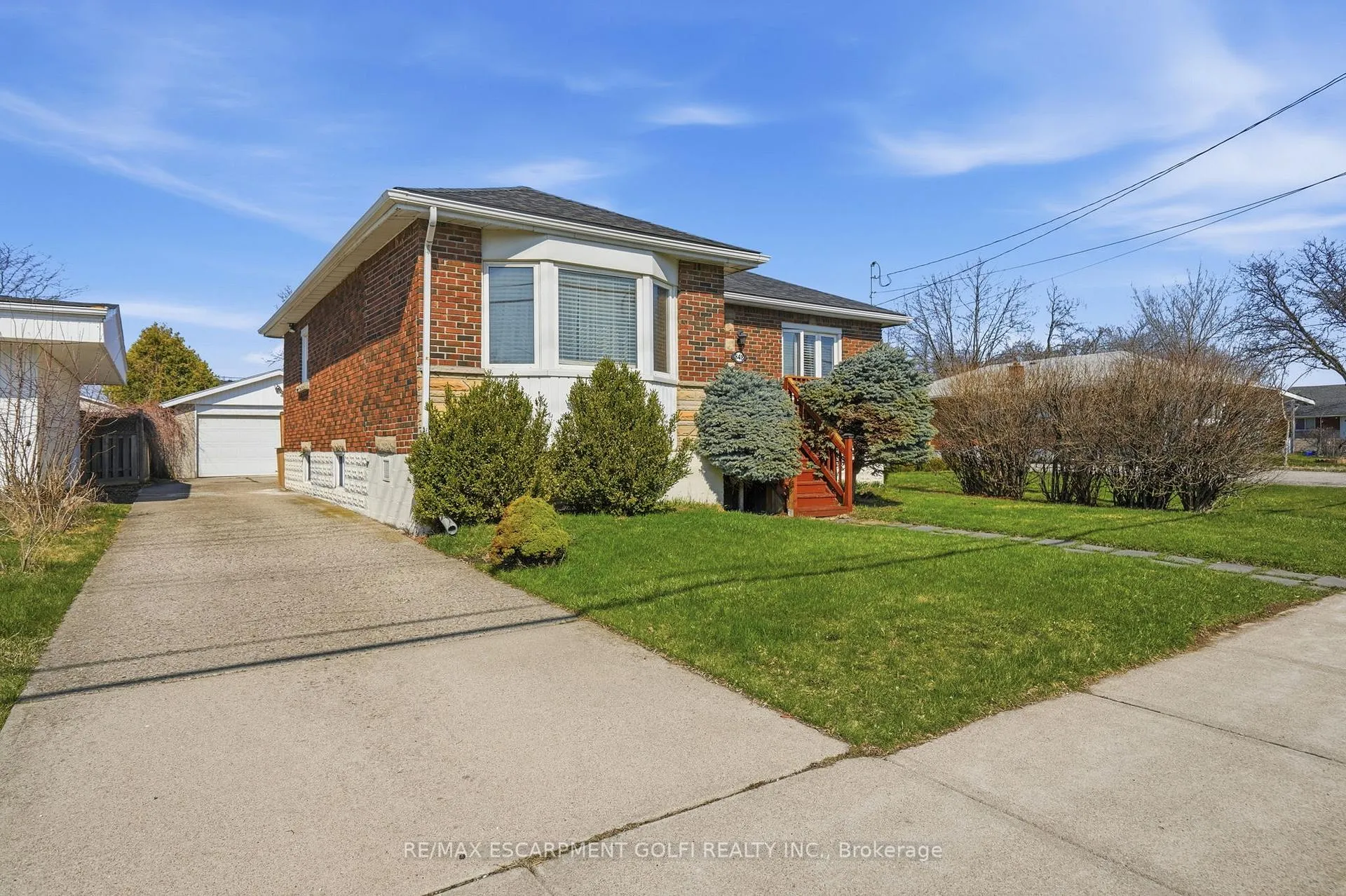 Photo 3 of 848 Upper Wellington Street, Hamilton, Balfour — HOMEH