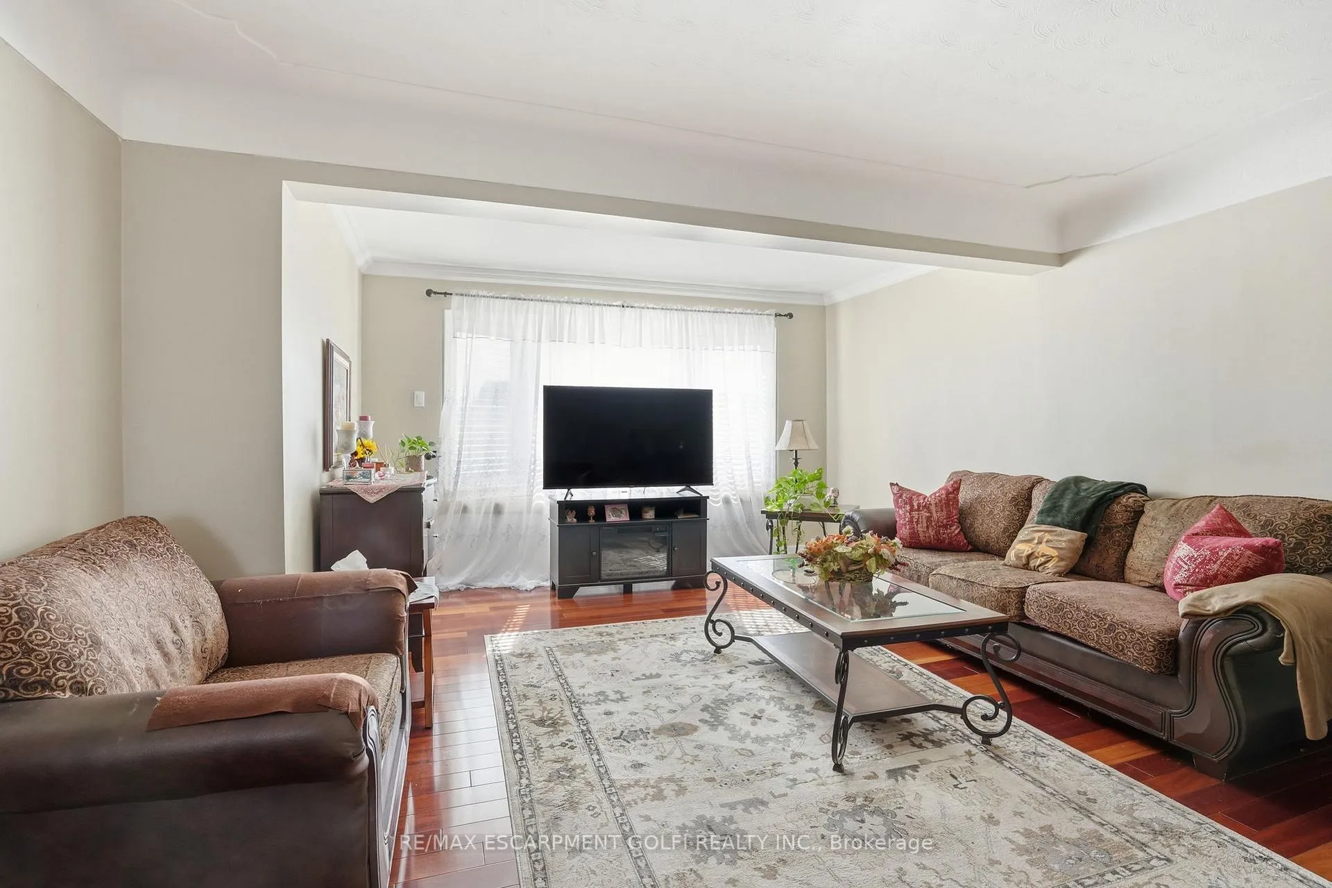 Photo 8 of 848 Upper Wellington Street, Hamilton, Balfour — HOMEH