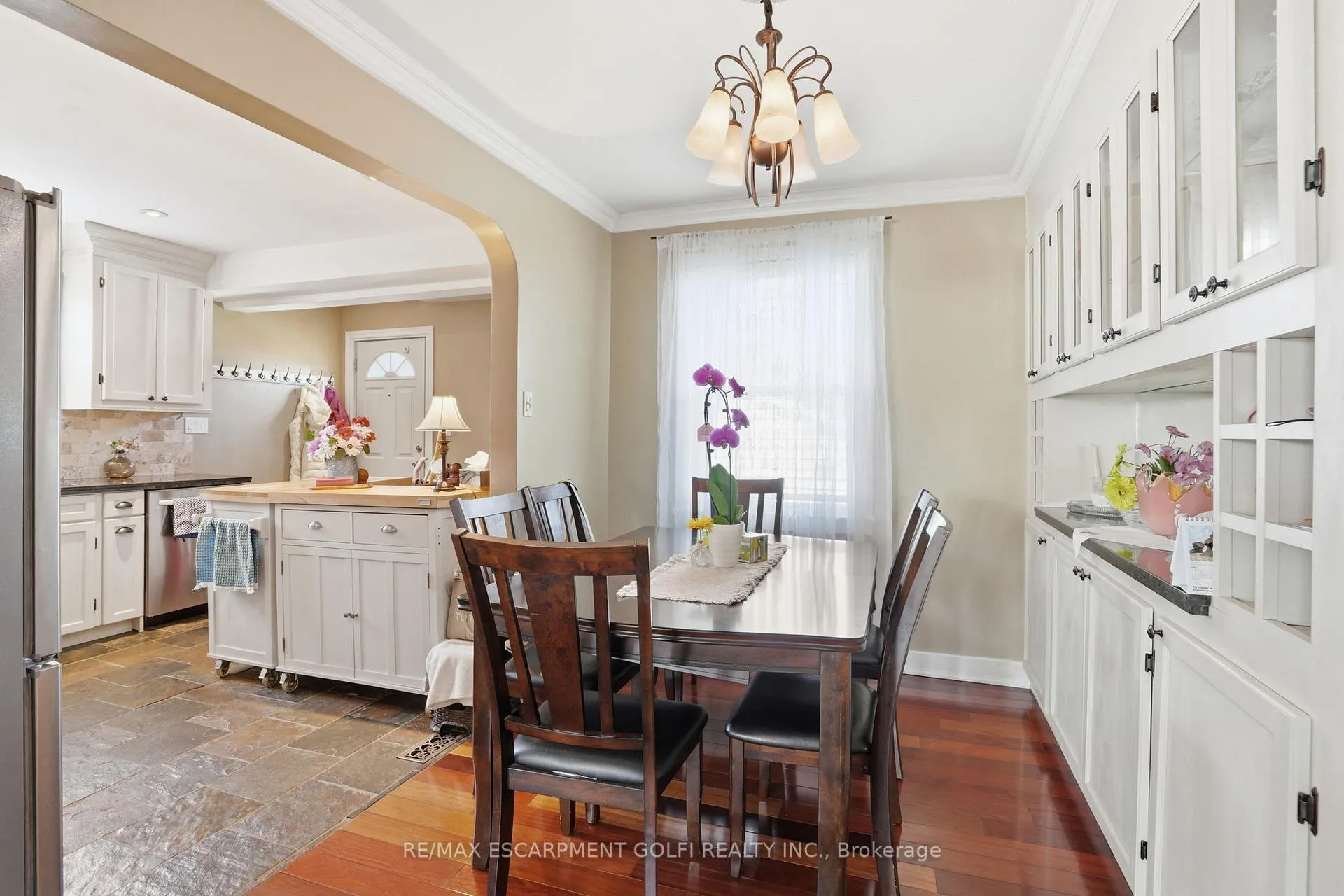 Photo 11 of 848 Upper Wellington Street, Hamilton, Balfour — HOMEH