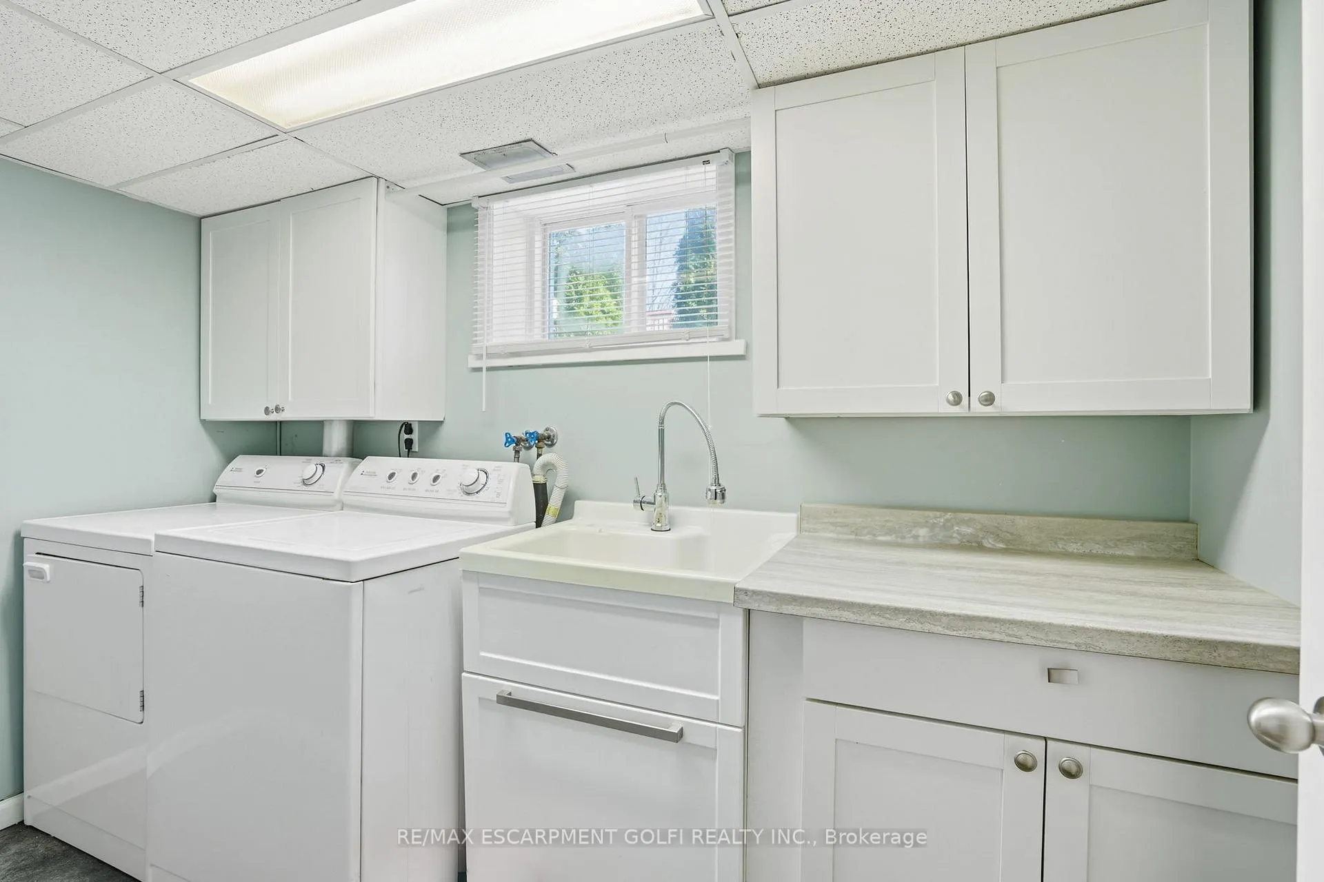 Photo 30 of 848 Upper Wellington Street, Hamilton, Balfour — HOMEH