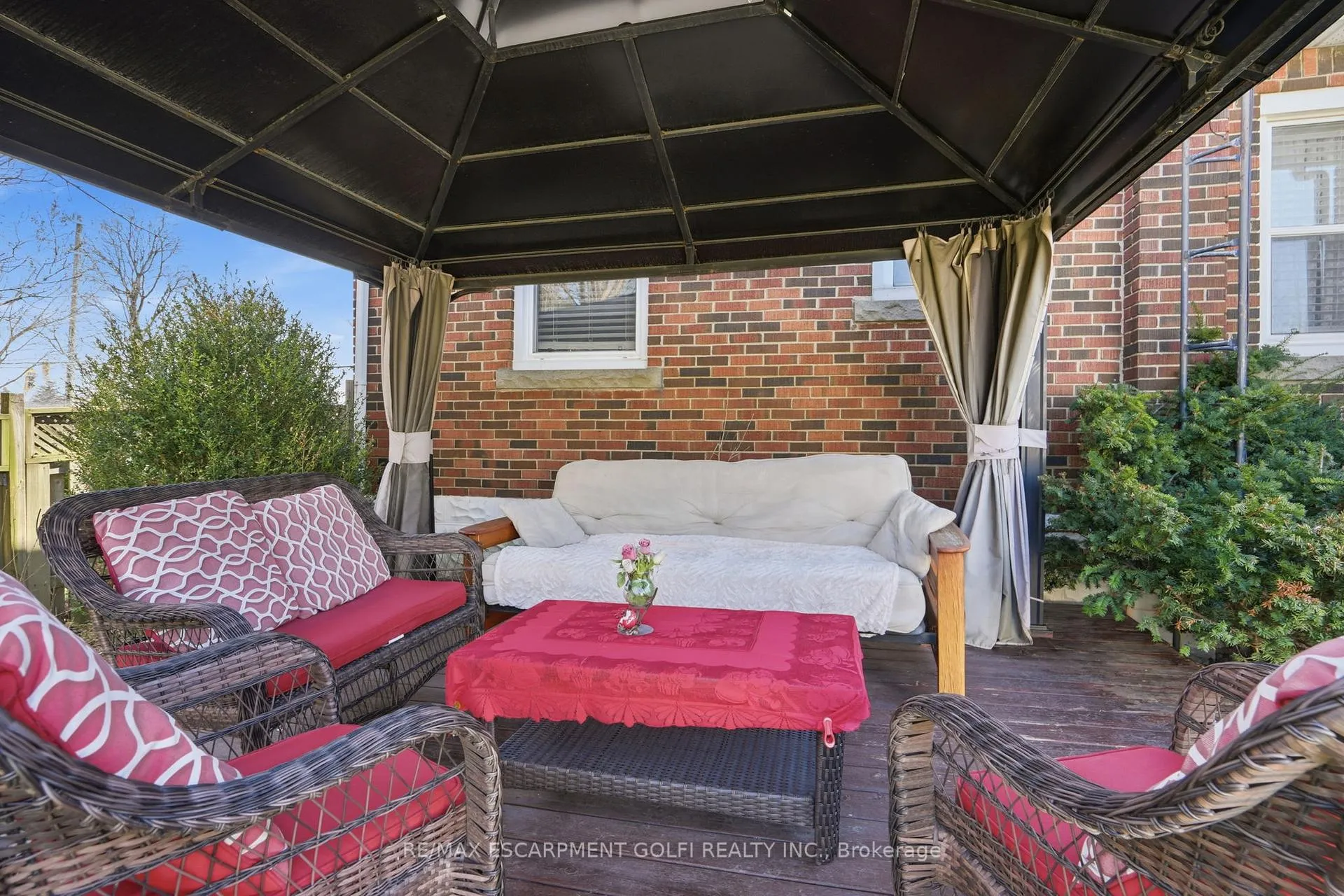 Photo 38 of 848 Upper Wellington Street, Hamilton, Balfour — HOMEH