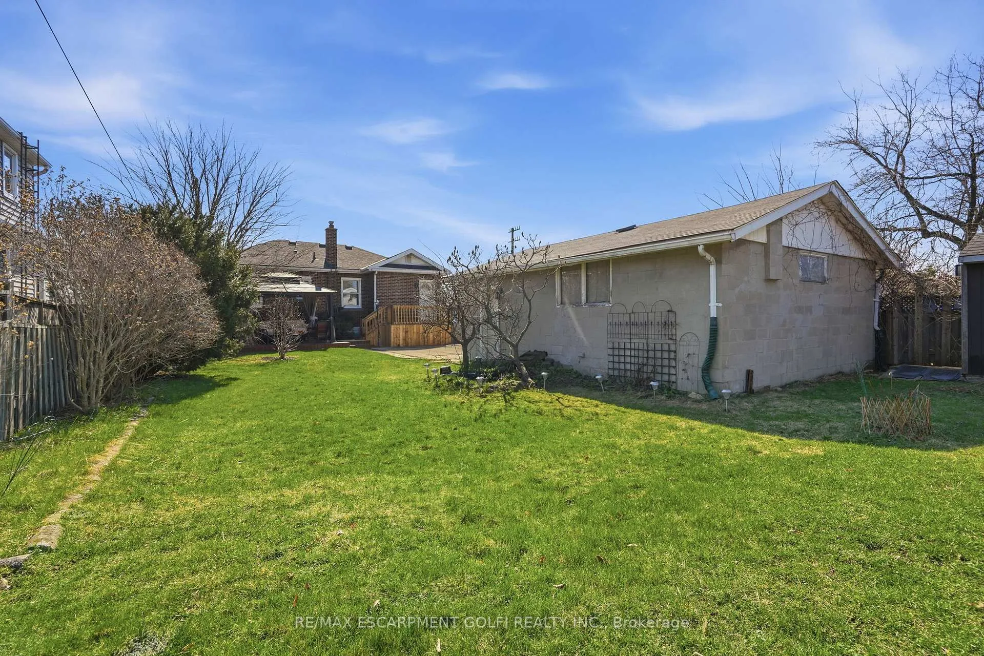 Photo 41 of 848 Upper Wellington Street, Hamilton, Balfour — HOMEH