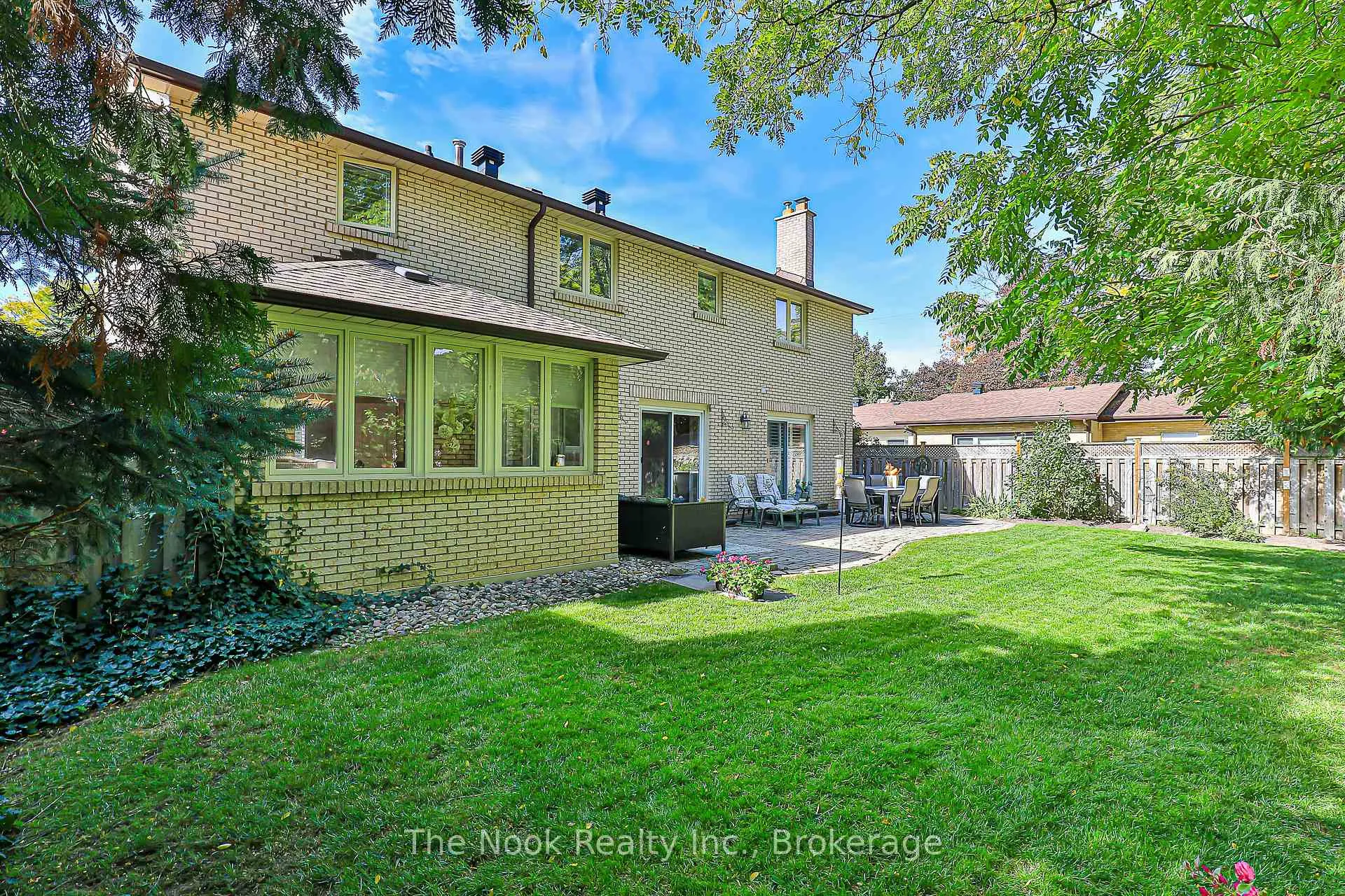 Photo 4 of 3 King Arthur's Court, Markham, Markham Village — HOMEH