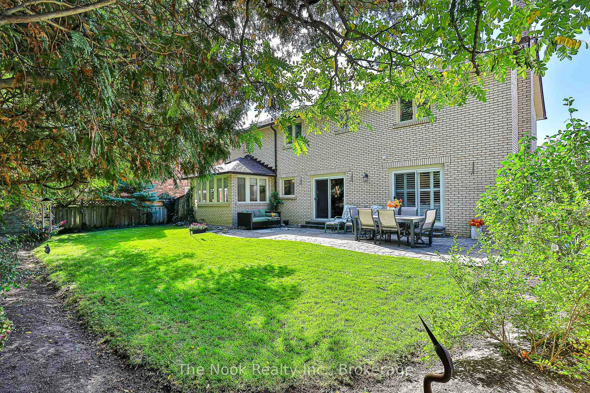 Photo 5 of 3 King Arthur's Court, Markham, Markham Village — HOMEH