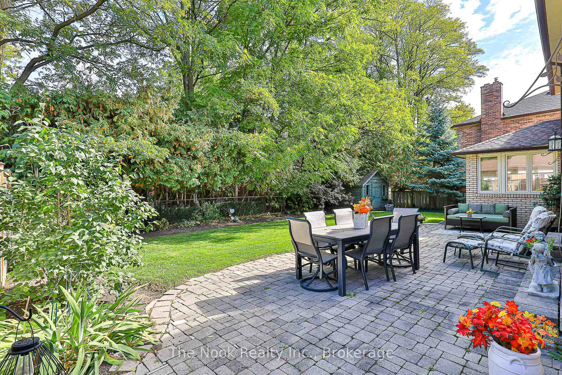 Photo 7 of 3 King Arthur's Court, Markham, Markham Village — HOMEH