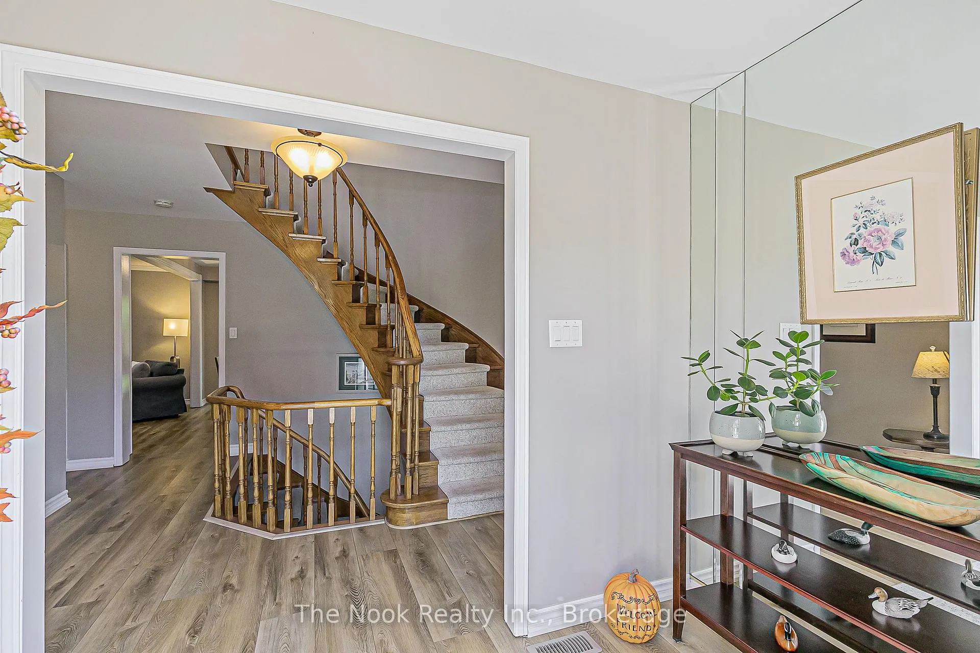 Photo 10 of 3 King Arthur's Court, Markham, Markham Village — HOMEH