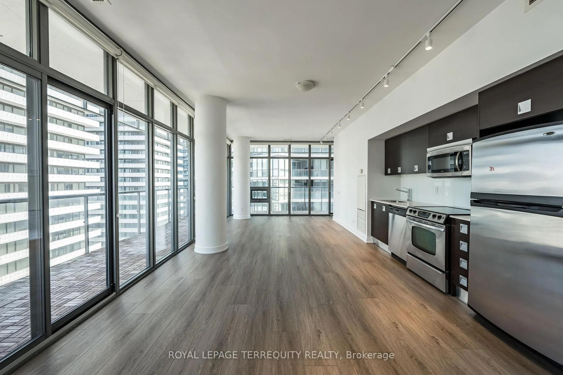 Photo 2 of Unit 4008, 33 Charles Street E, Toronto, Church-Yonge Corridor — HOMEH