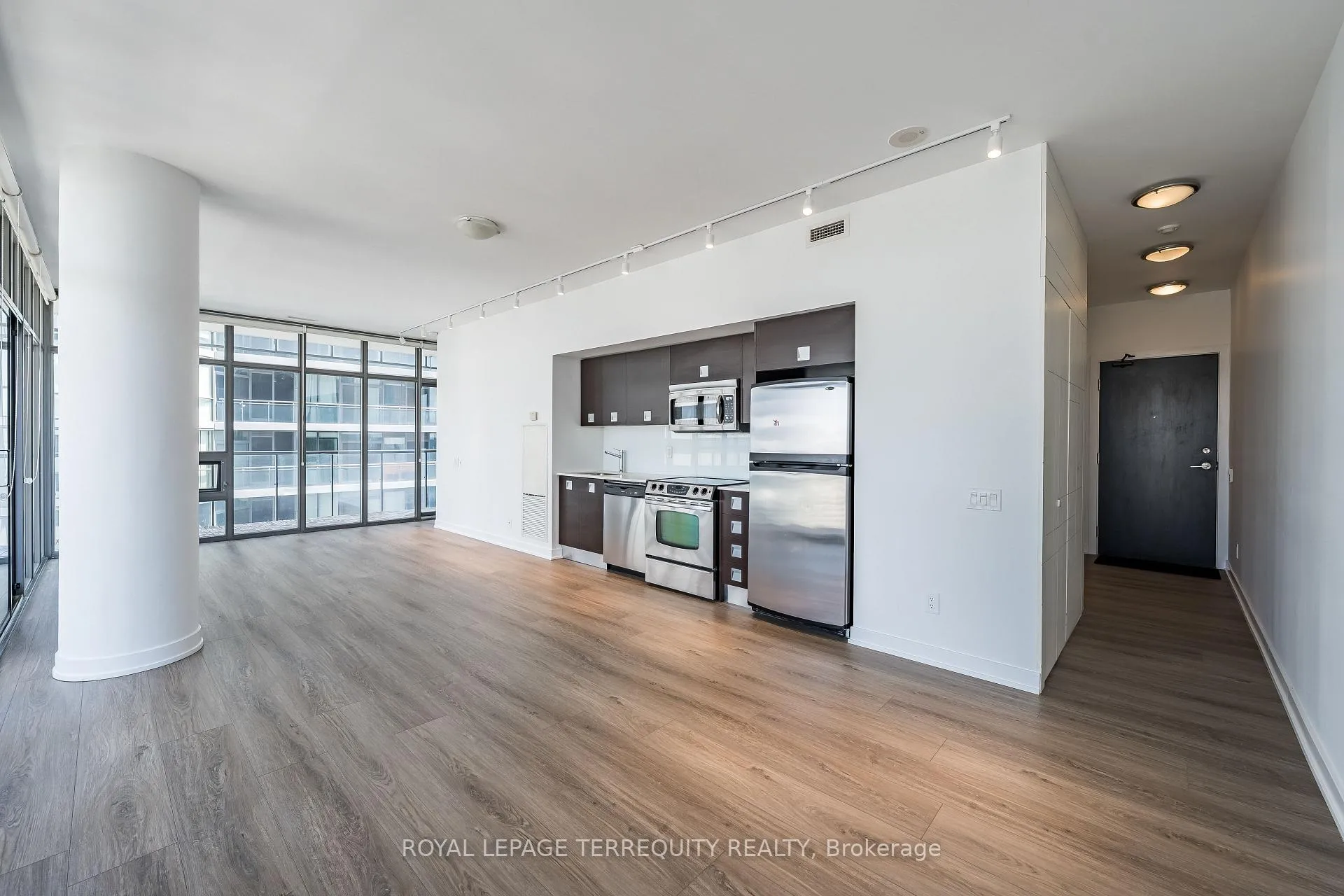 Photo 3 of Unit 4008, 33 Charles Street E, Toronto, Church-Yonge Corridor — HOMEH