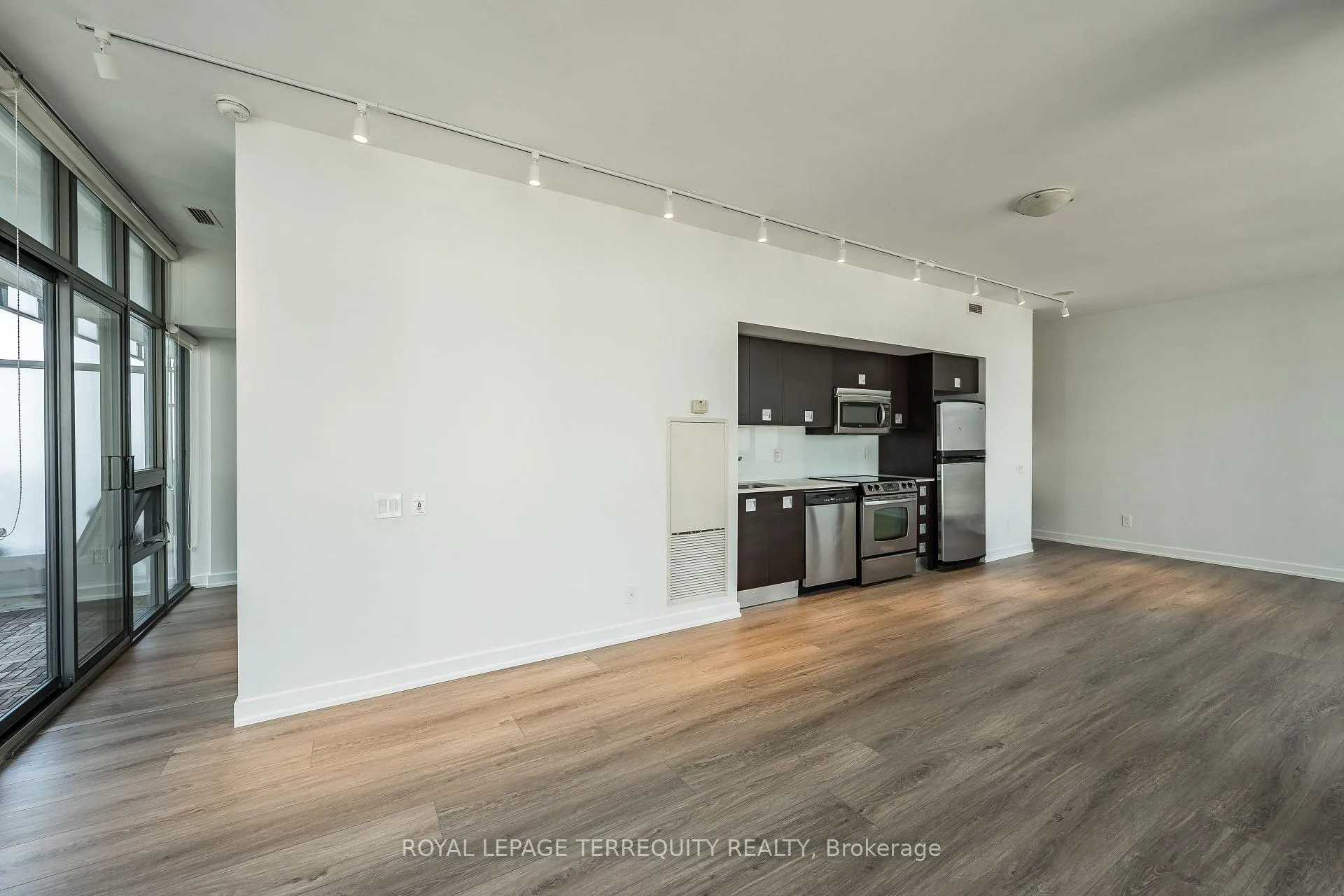 Photo 6 of Unit 4008, 33 Charles Street E, Toronto, Church-Yonge Corridor — HOMEH