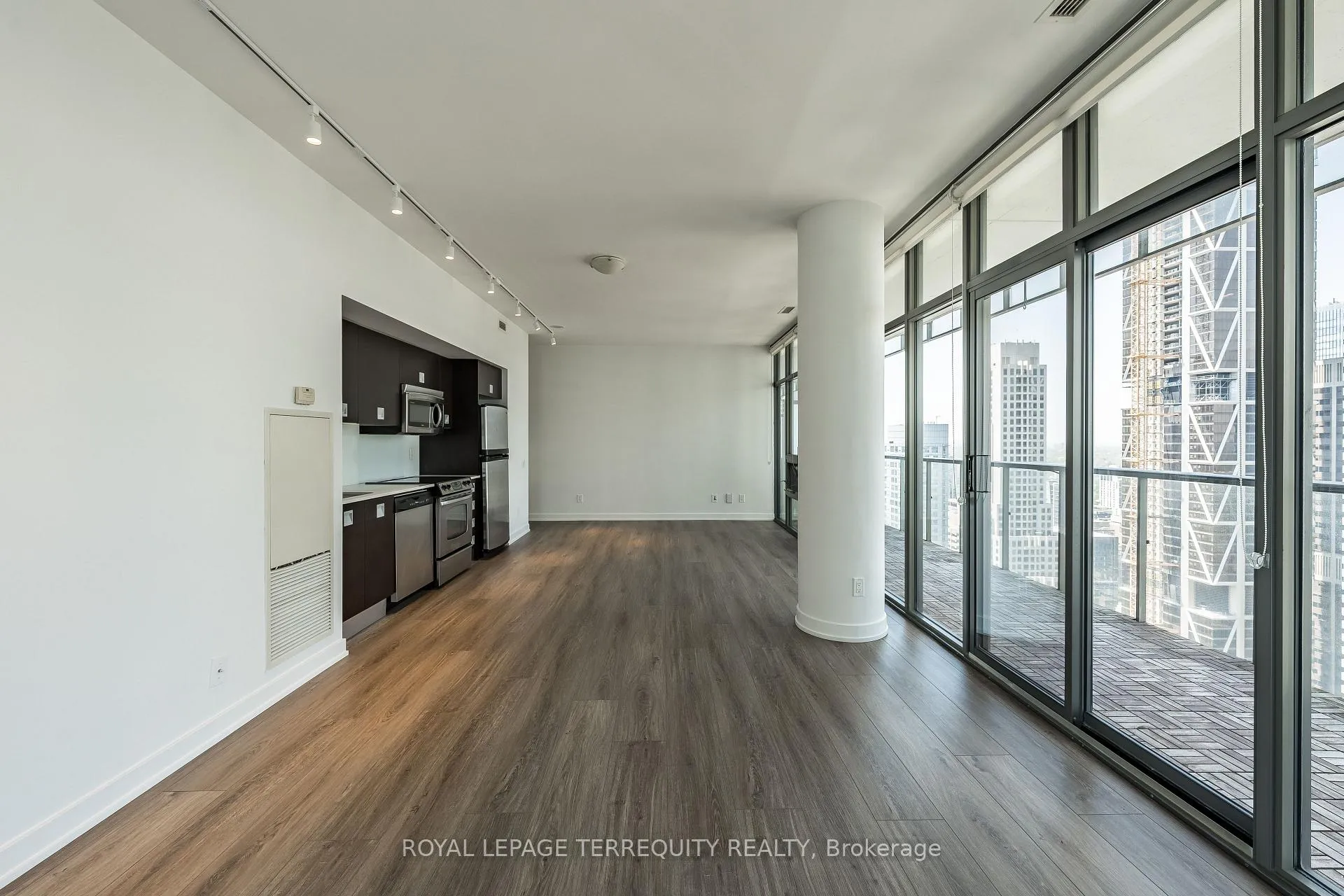 Photo 7 of Unit 4008, 33 Charles Street E, Toronto, Church-Yonge Corridor — HOMEH