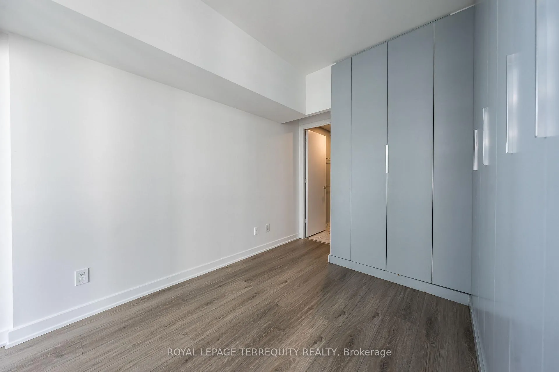 Photo 8 of Unit 4008, 33 Charles Street E, Toronto, Church-Yonge Corridor — HOMEH