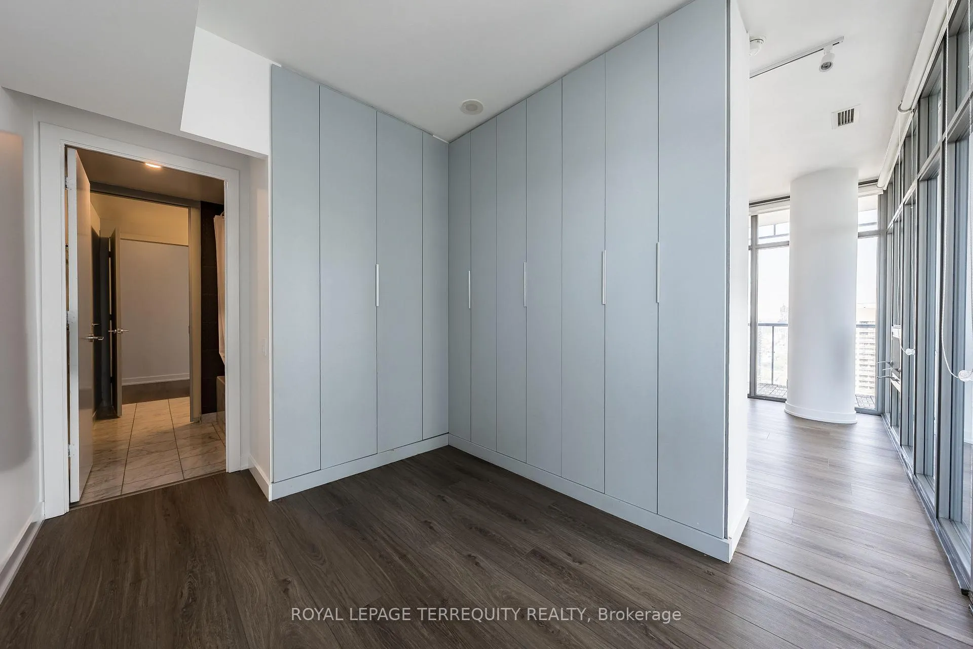 Photo 9 of Unit 4008, 33 Charles Street E, Toronto, Church-Yonge Corridor — HOMEH