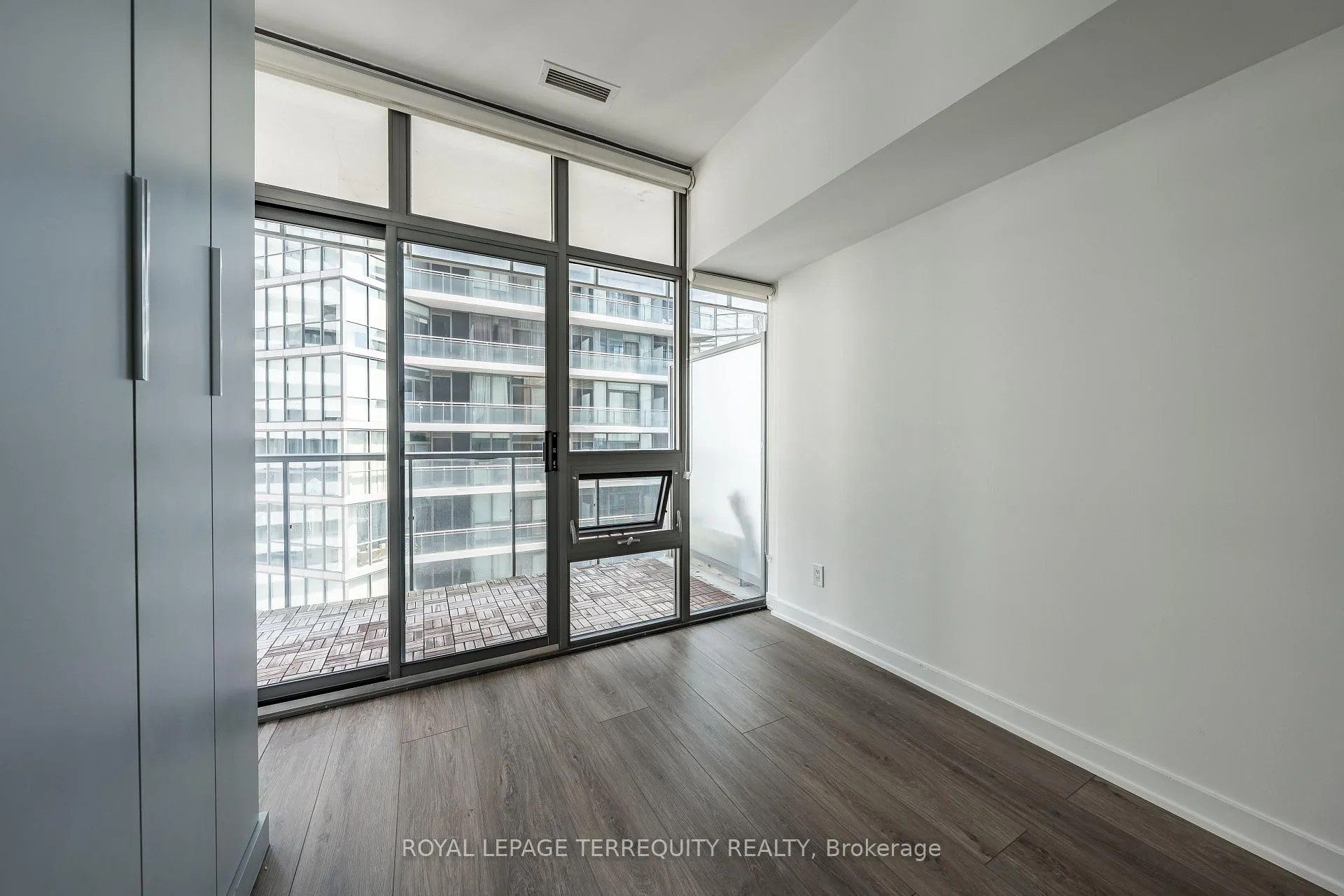 Photo 11 of Unit 4008, 33 Charles Street E, Toronto, Church-Yonge Corridor — HOMEH