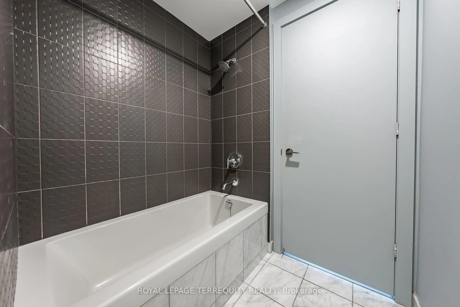 Photo 13 of Unit 4008, 33 Charles Street E, Toronto, Church-Yonge Corridor — HOMEH
