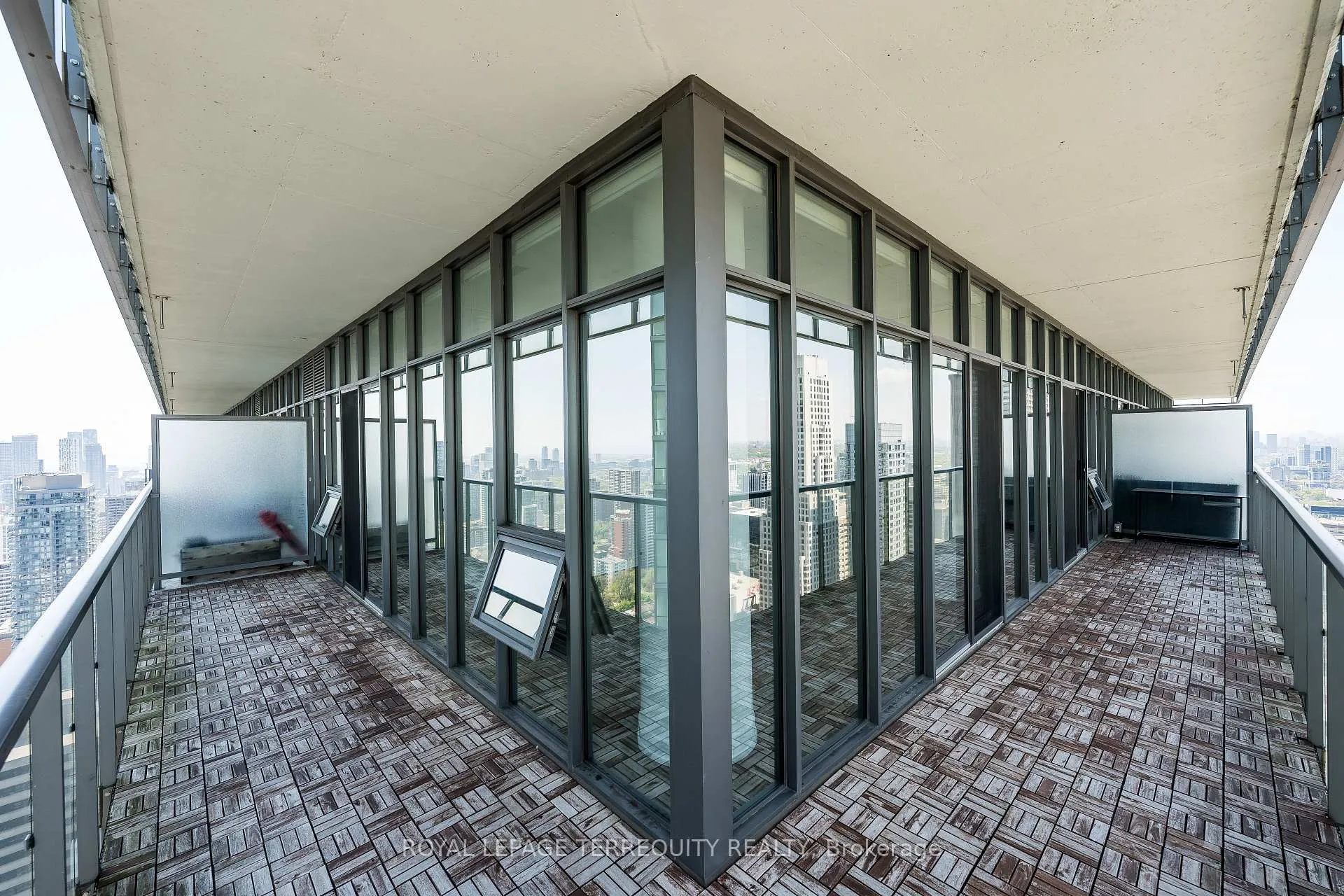 Photo 16 of Unit 4008, 33 Charles Street E, Toronto, Church-Yonge Corridor — HOMEH