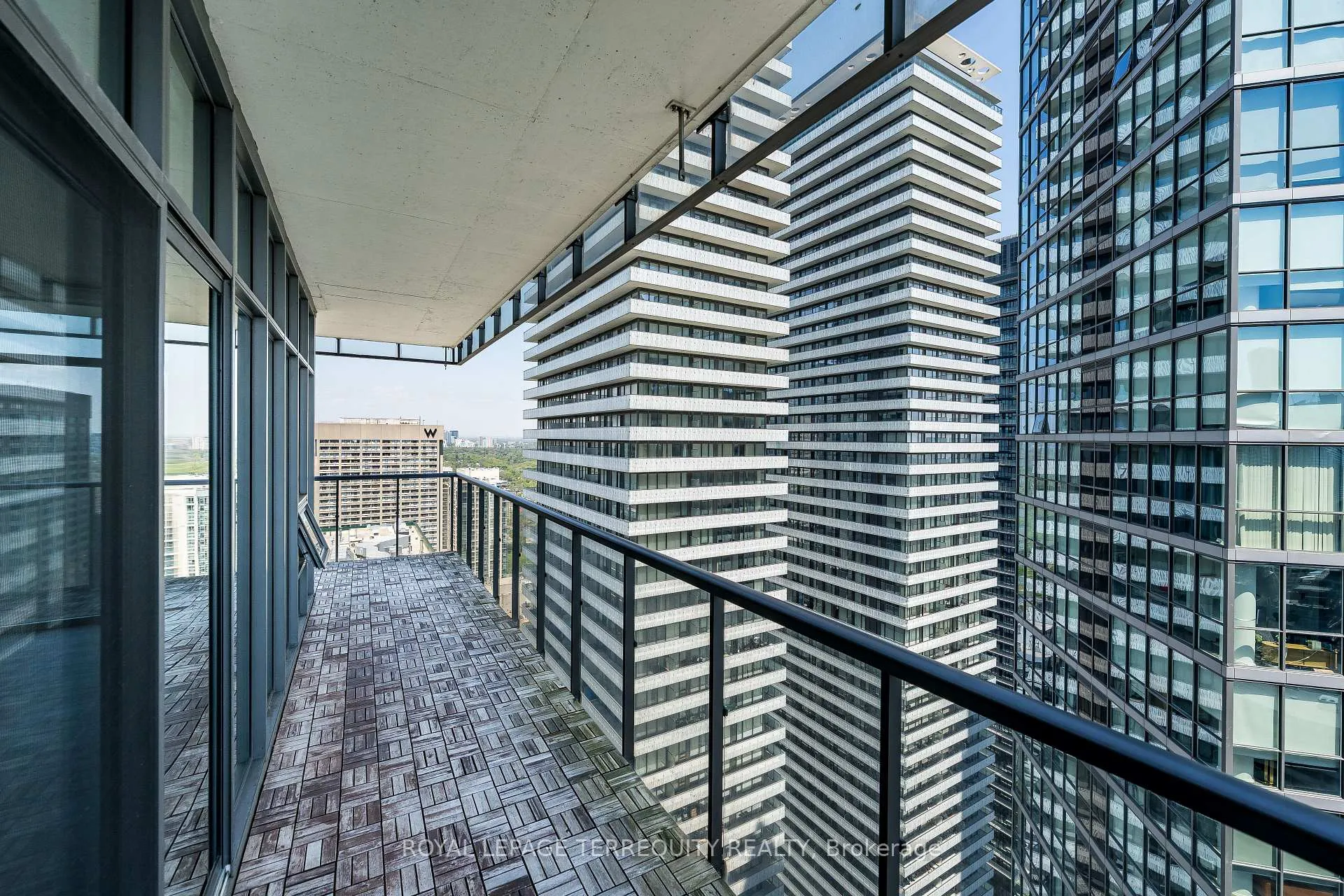 Photo 17 of Unit 4008, 33 Charles Street E, Toronto, Church-Yonge Corridor — HOMEH